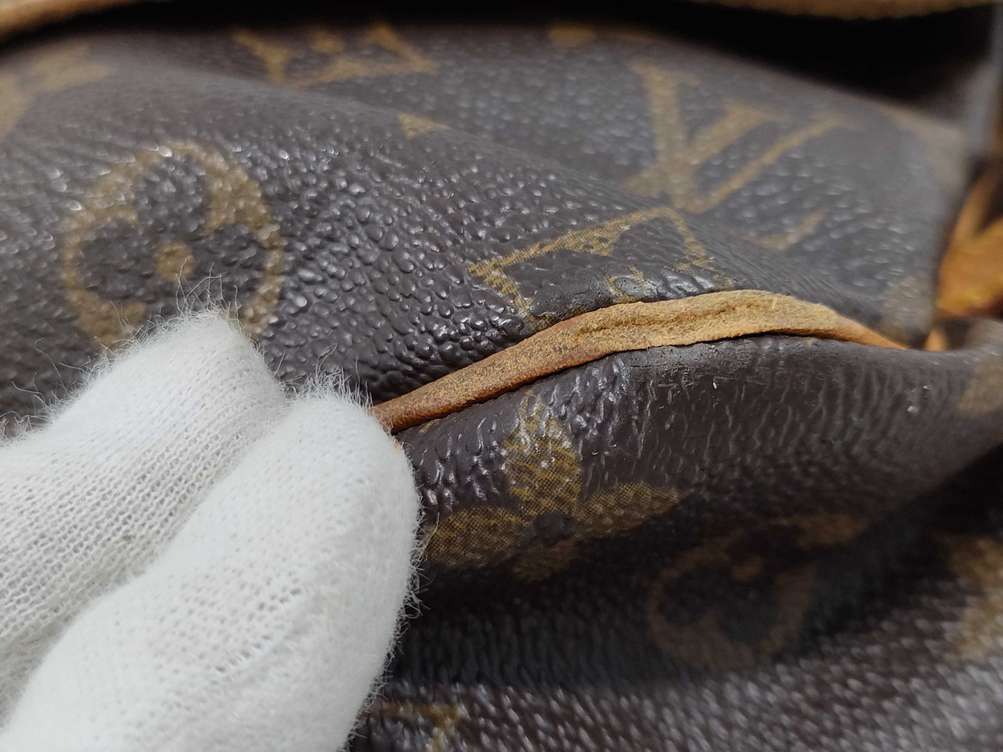 LOUIS VUITTON Monogram Saumur 30 Shoulder Bag