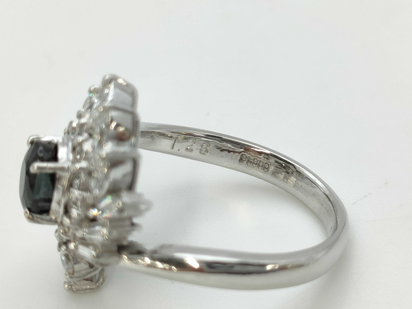 AX1.28ct Diamond Pt900 10.6g Ring