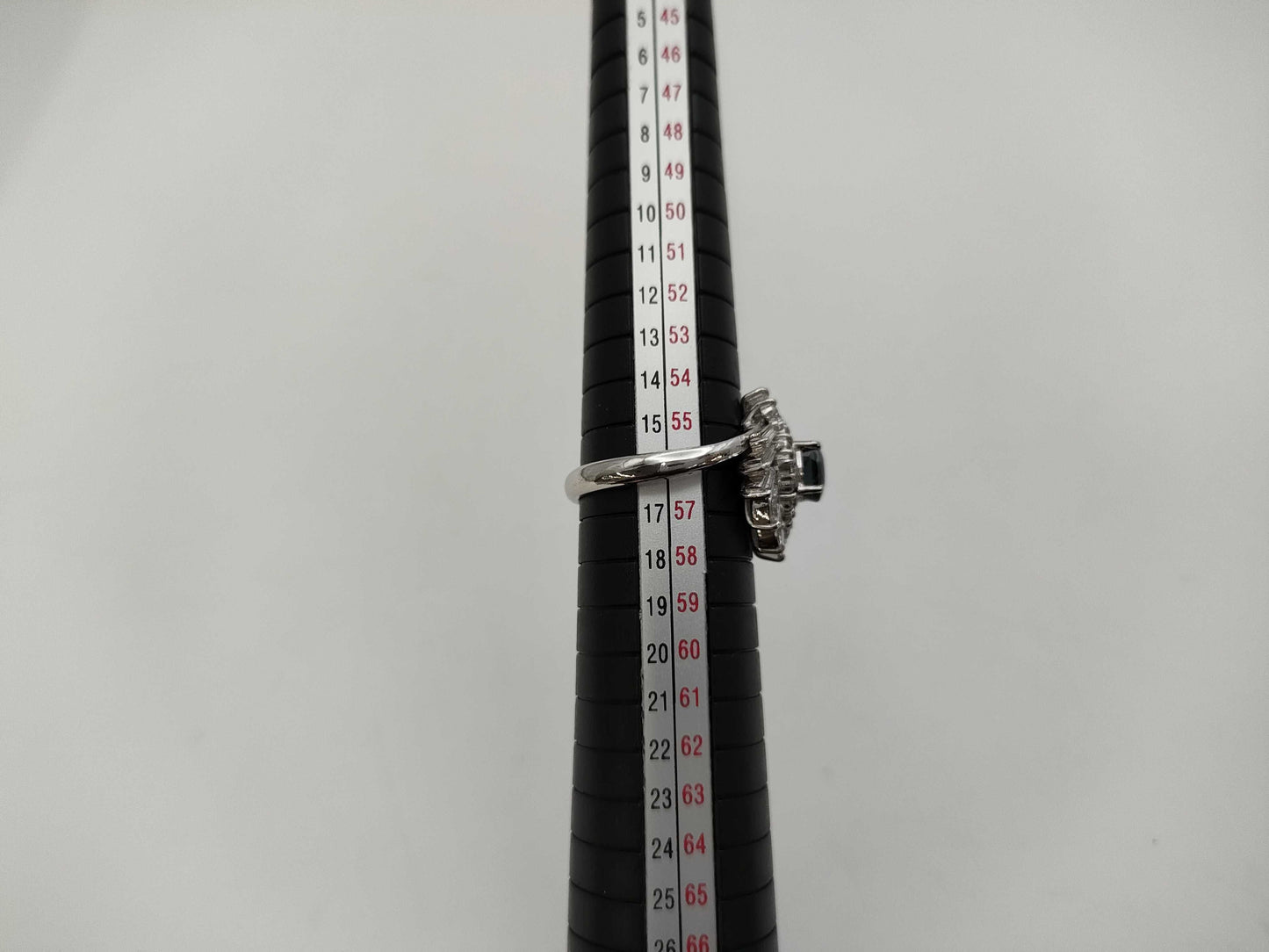 AX1.28ct Diamond Pt900 10.6g Ring