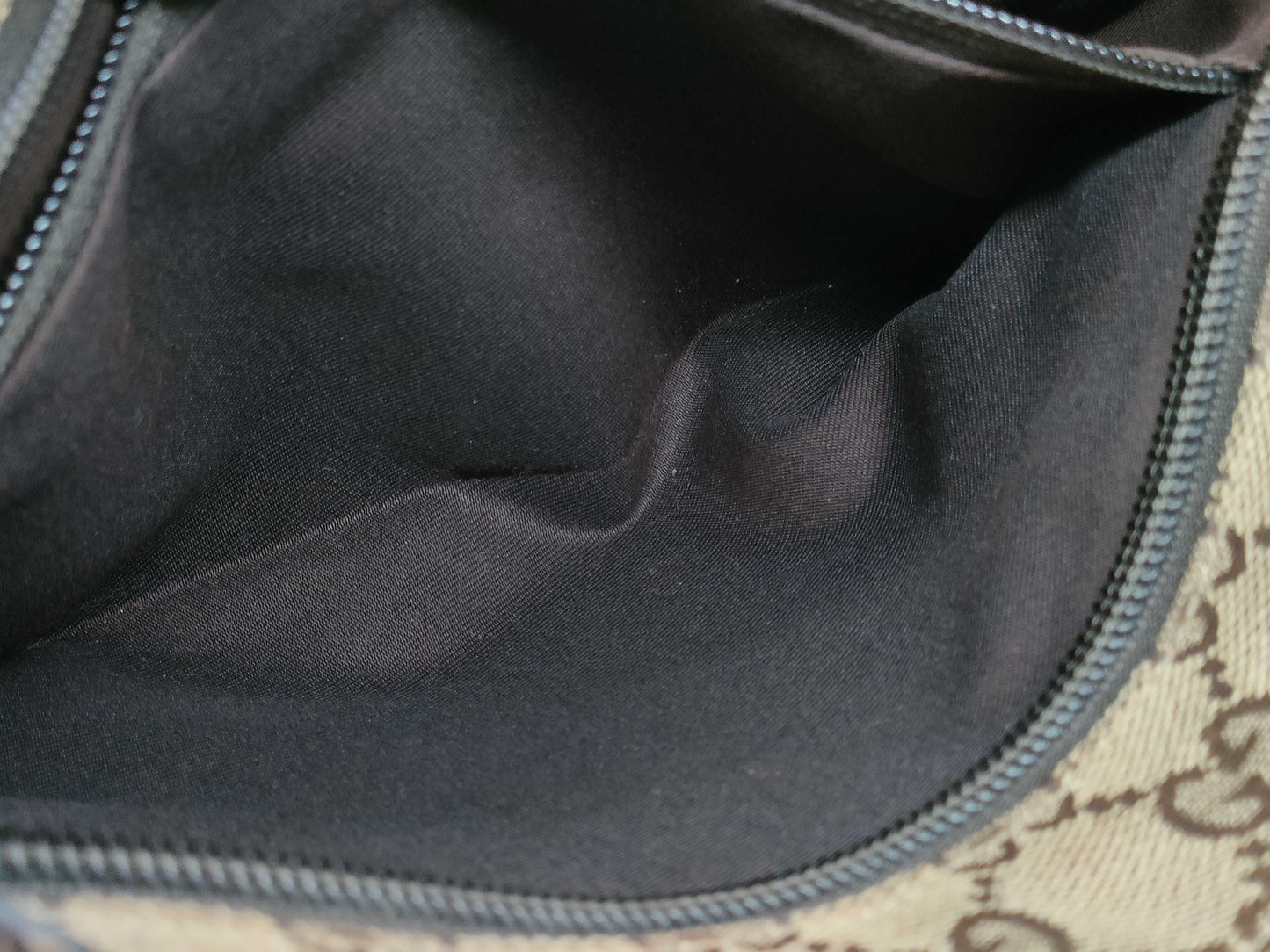 GUCCI 189749 GG Canvas Sherry Shoulder Bag