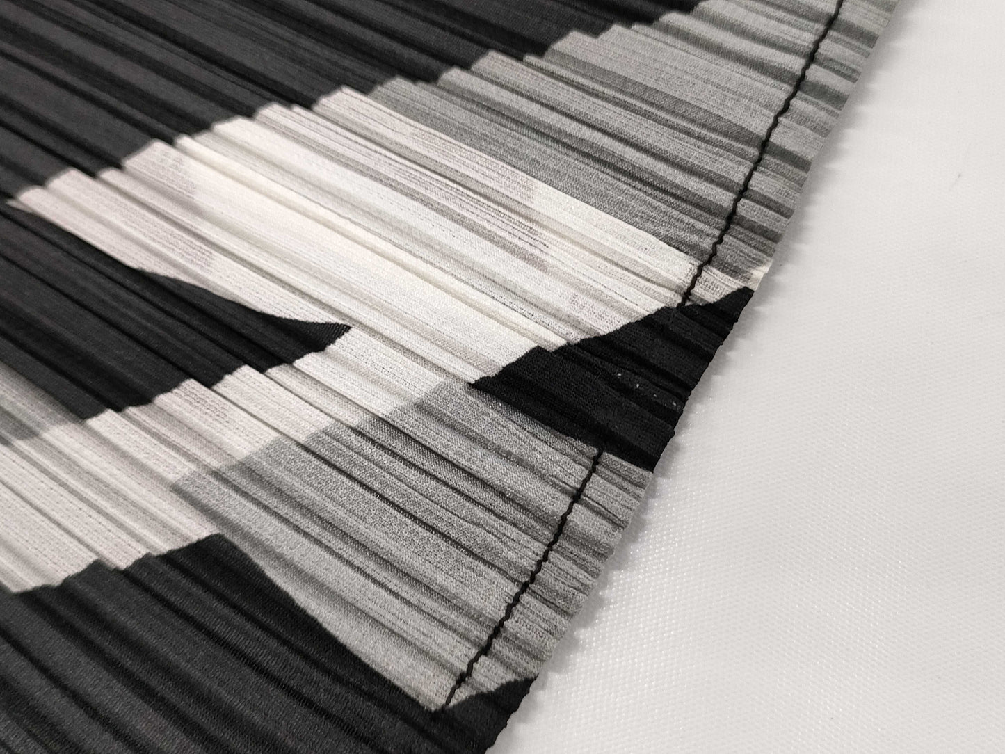ISSEY MIYAKE Pleats Please Patterned Skirt