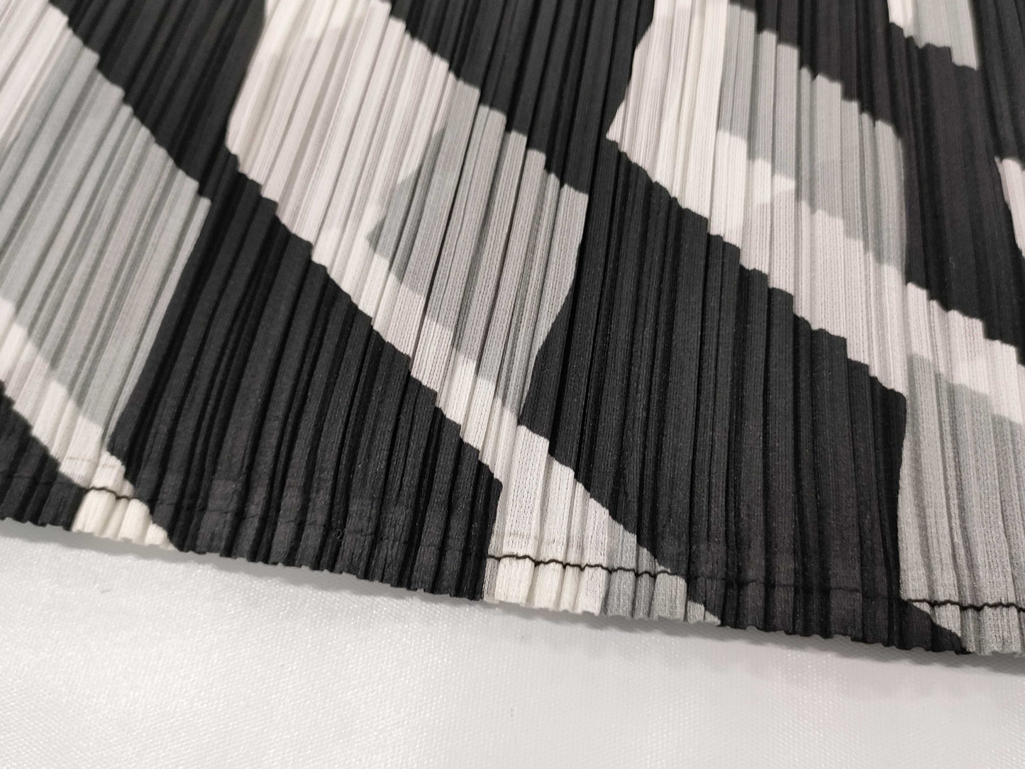 ISSEY MIYAKE Pleats Please Patterned Skirt