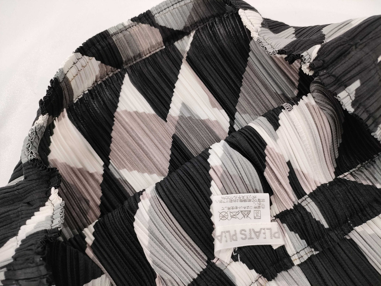 ISSEY MIYAKE Pleats Please Patterned Skirt