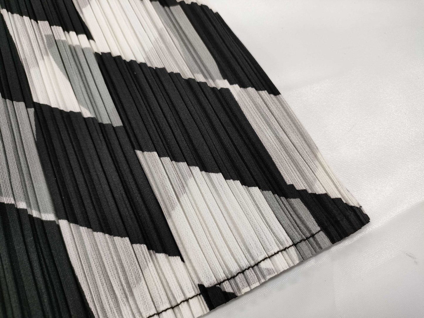 ISSEY MIYAKE Pleats Please Patterned Skirt