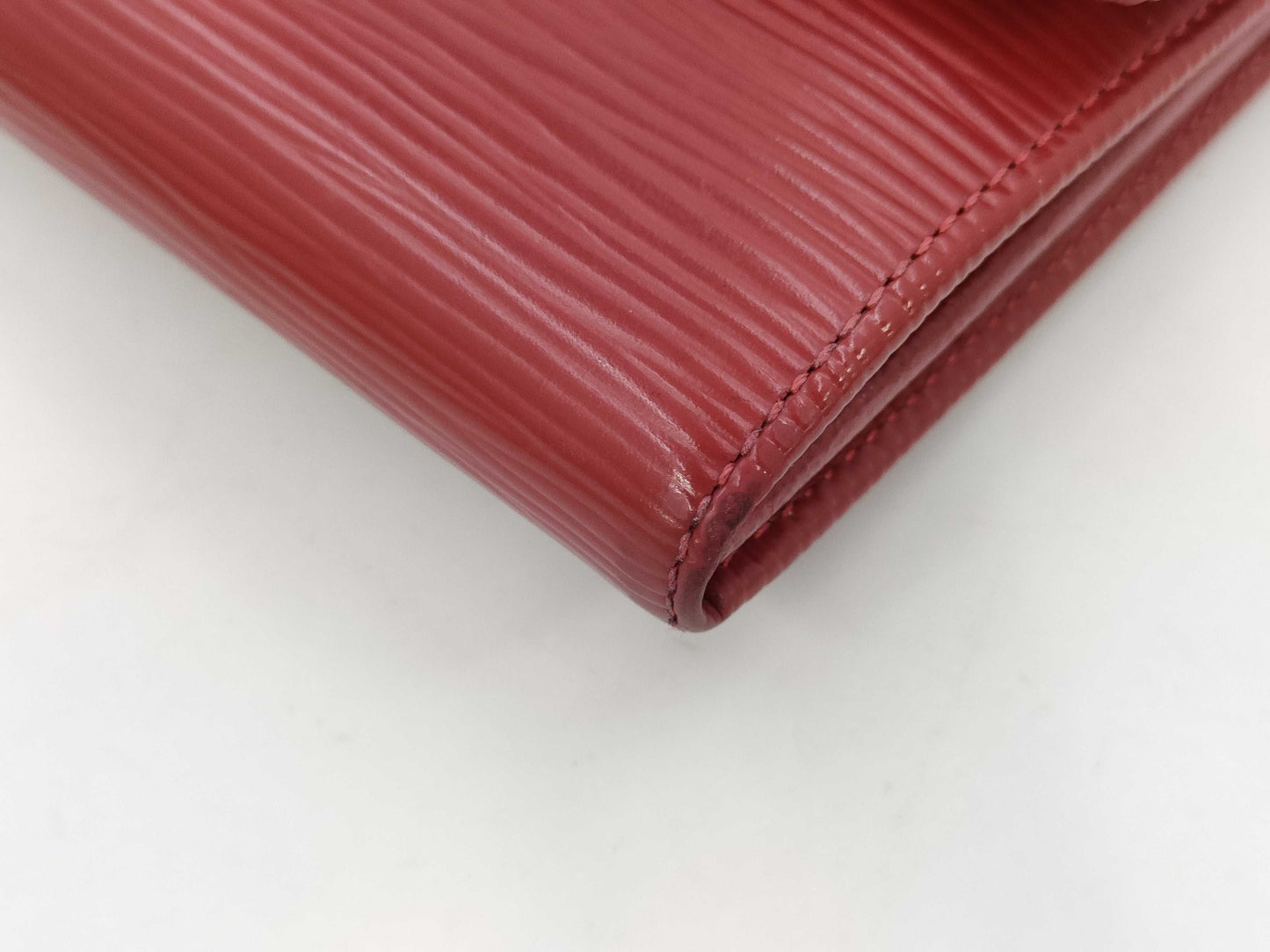 LOUIS VUITTON Epi Portefeuille Sarah Personalized Wallet