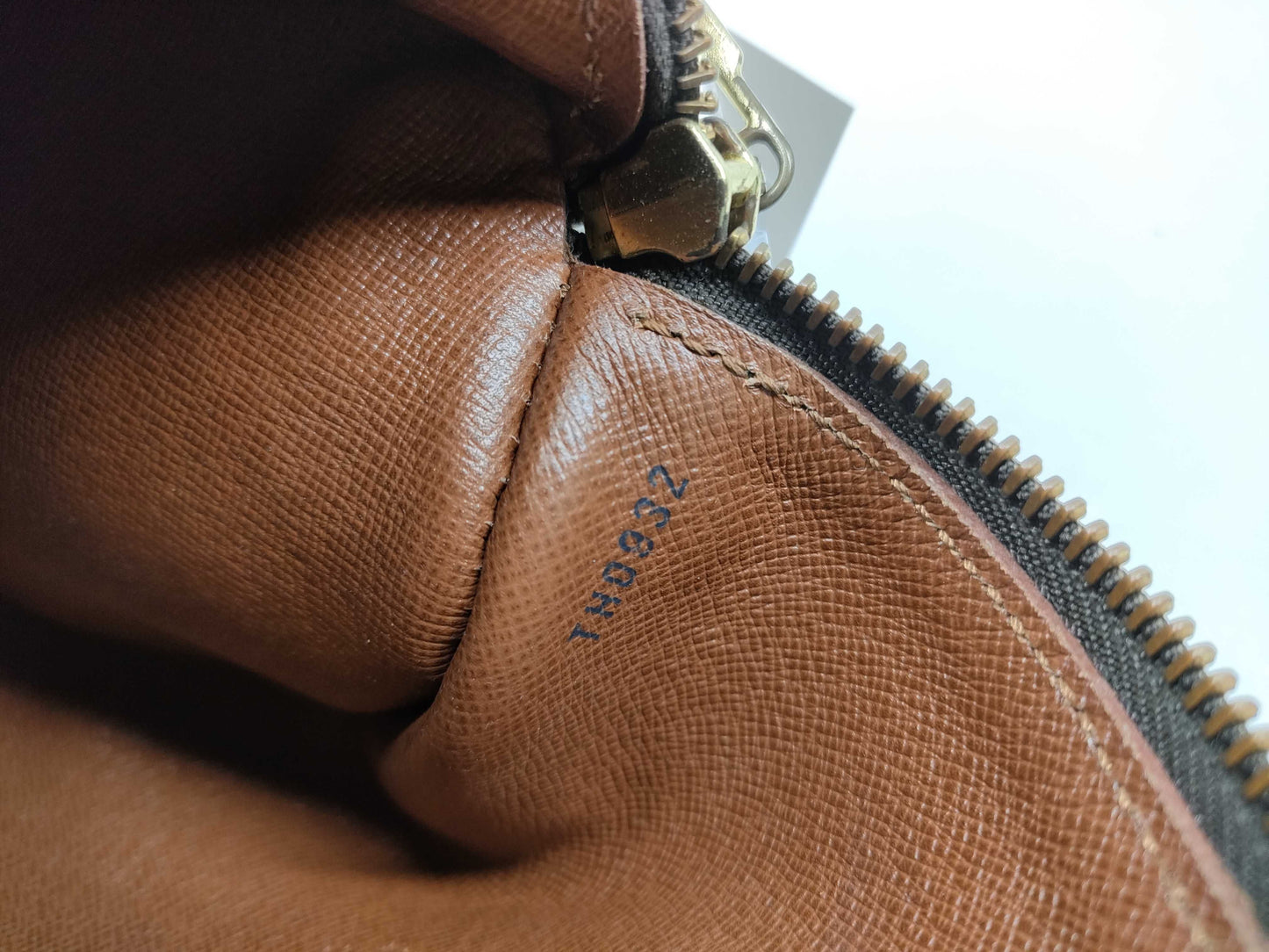 LOUIS VUITTON Monogram Old Papillon Handbag