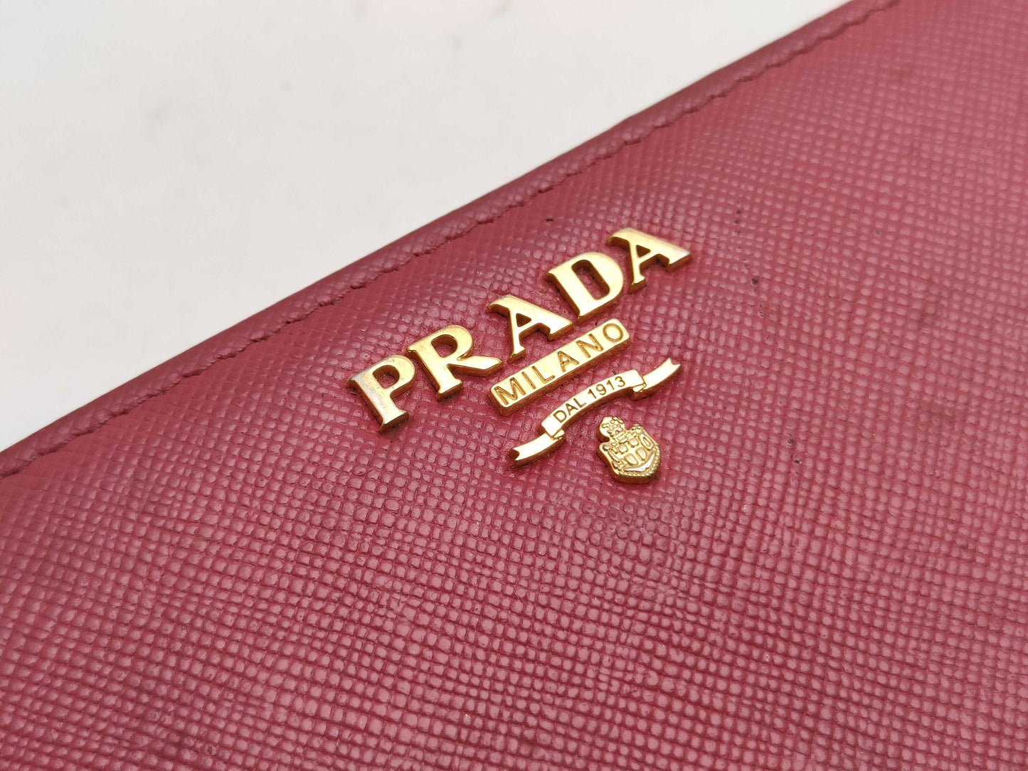 PRADA Saffiano Wallet/Consideration Wallet