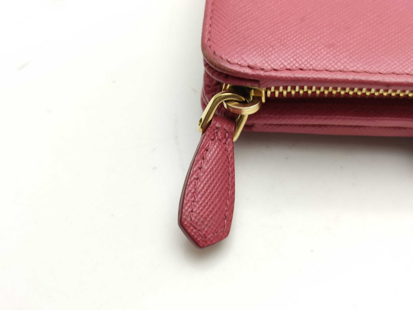 PRADA Saffiano Wallet/Consideration Wallet