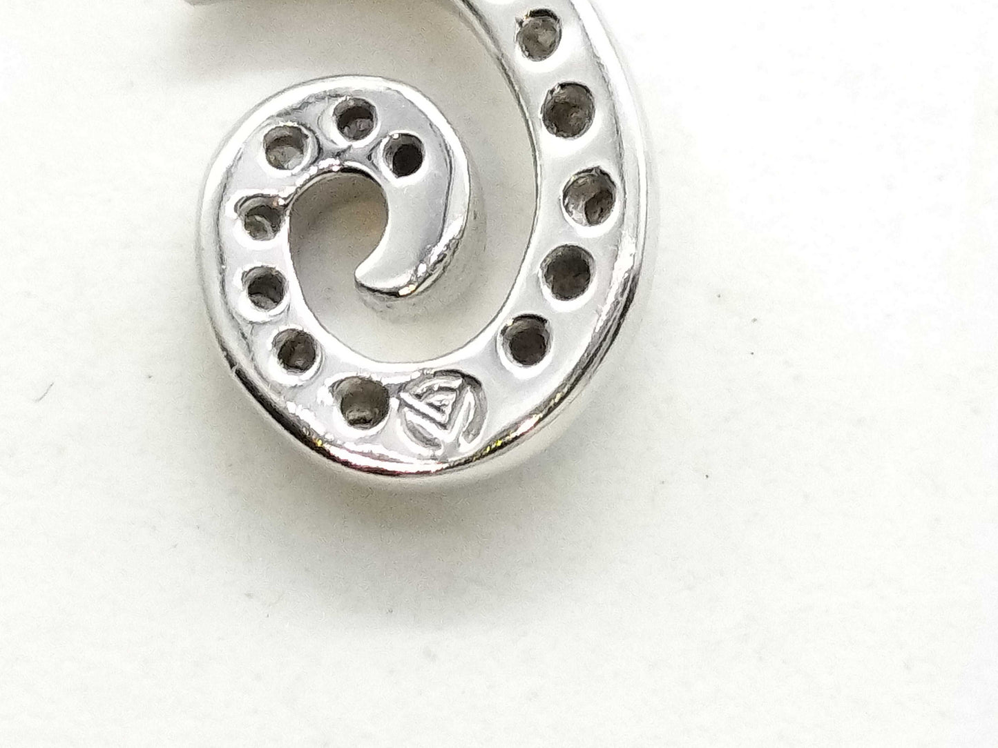 Diamond 750 1.5g Charm