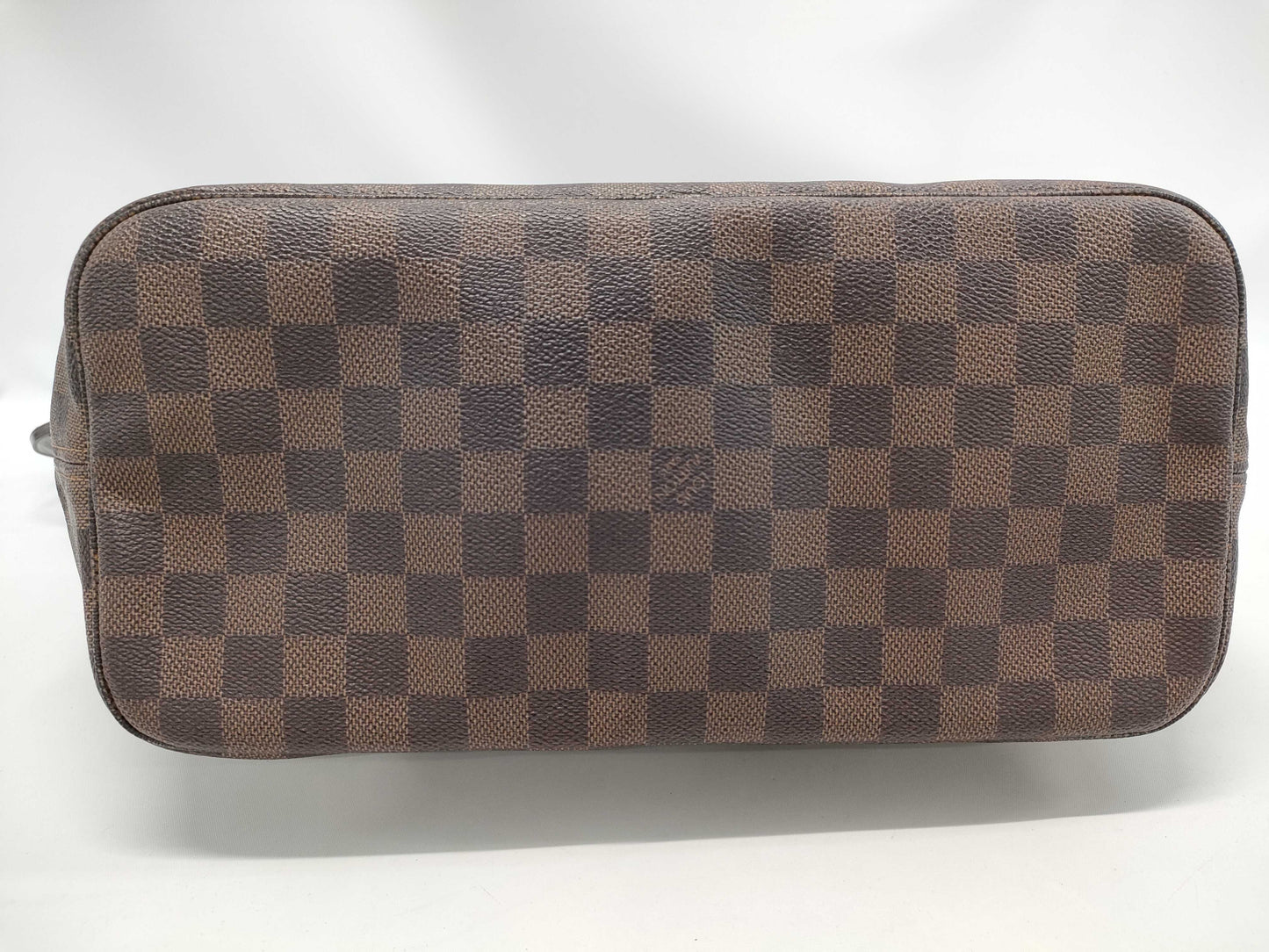 LOUIS VUITTON Damier Neverfull MM Tote Bag