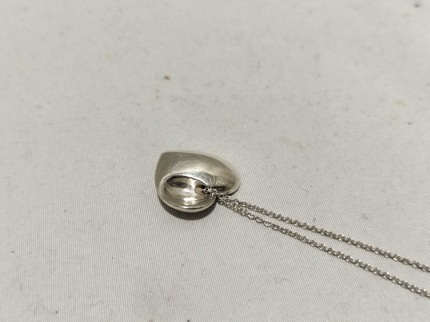 Tiffany & Co. Folded Heart 5.8g Necklace