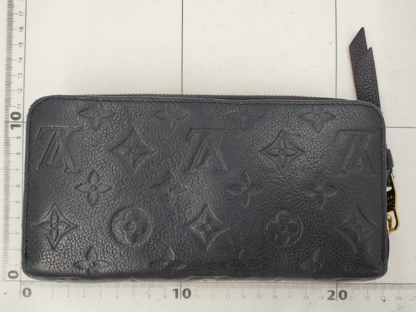 LOUIS VUITTON Monogram Empreinte/Round Wallet