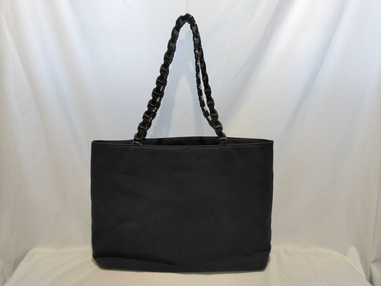 Salvatore Ferragamo Vara Vara Chain Shoulder Bag