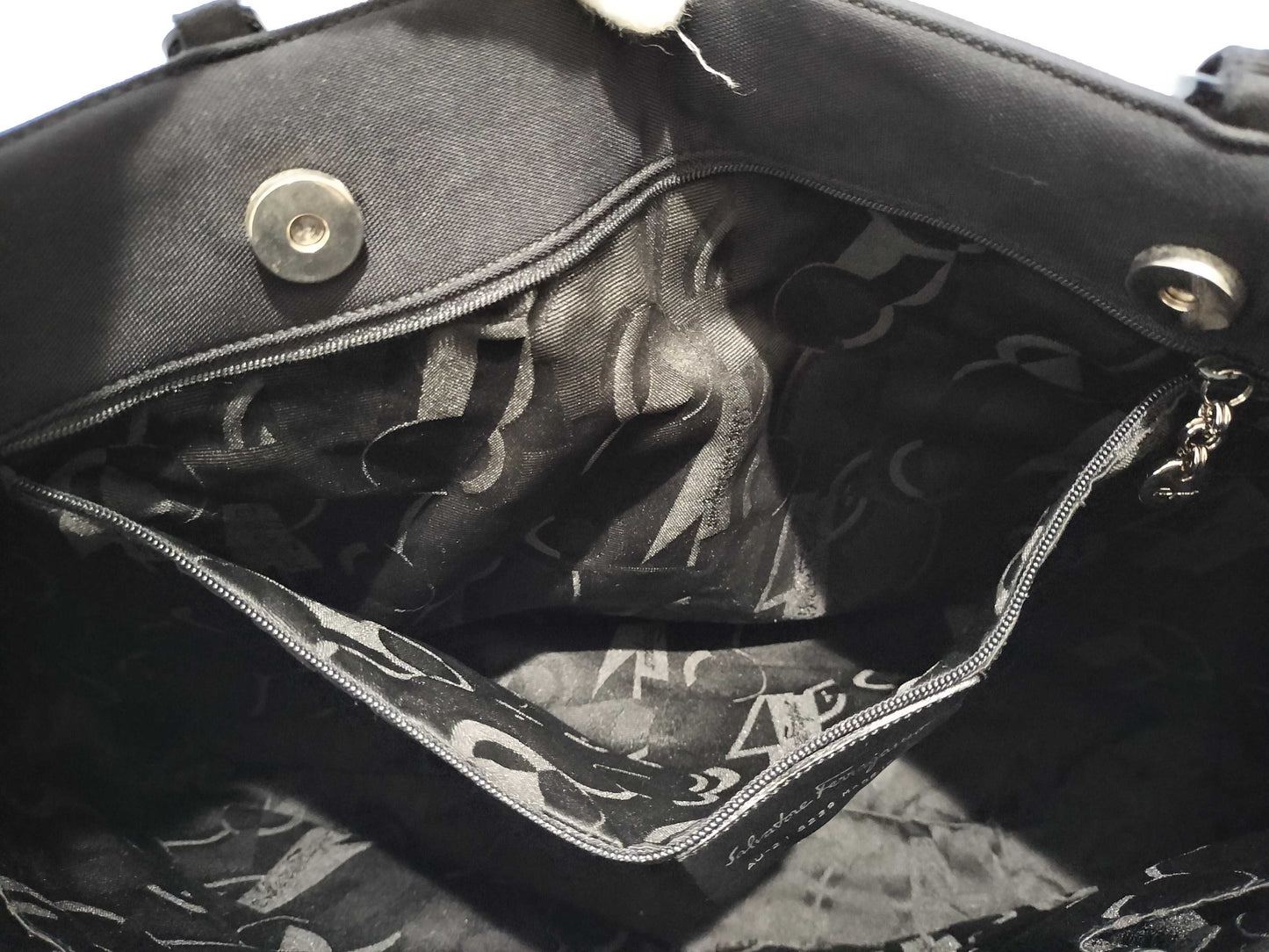 Salvatore Ferragamo Vara Vara Chain Shoulder Bag