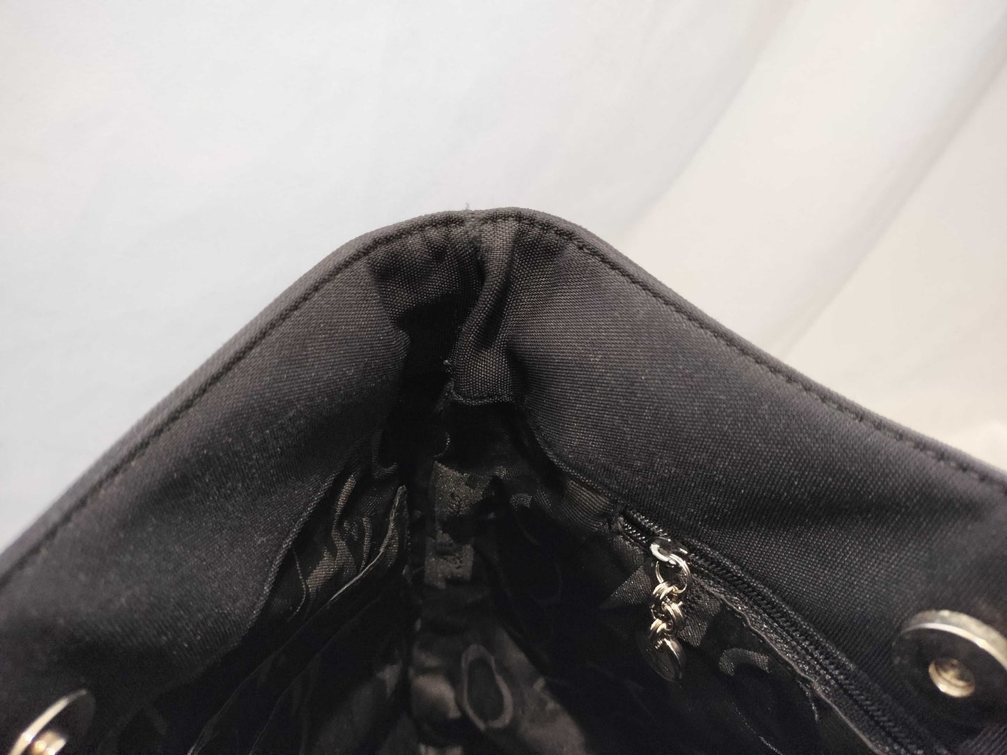 Salvatore Ferragamo Vara Vara Chain Shoulder Bag