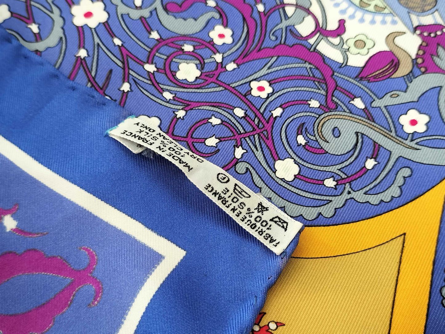 HERMES Carré 90 Persian Poetry Scarf