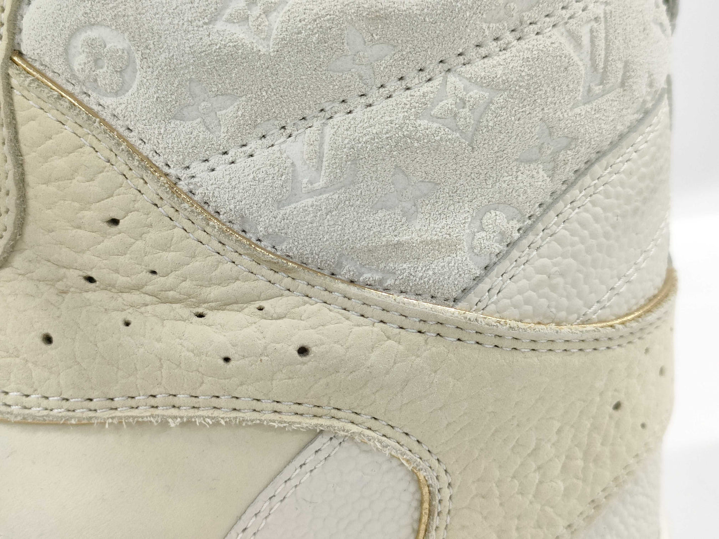 LOUIS VUITTON High-top/Monogram Sneakers