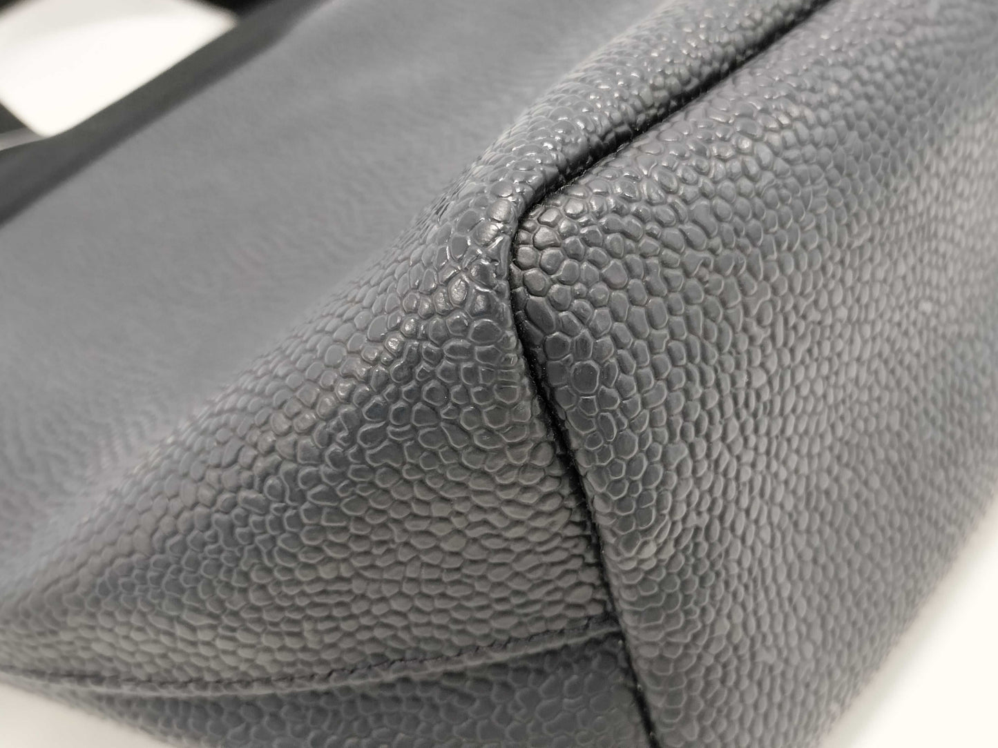 Hervesha Tote Leather Handbag