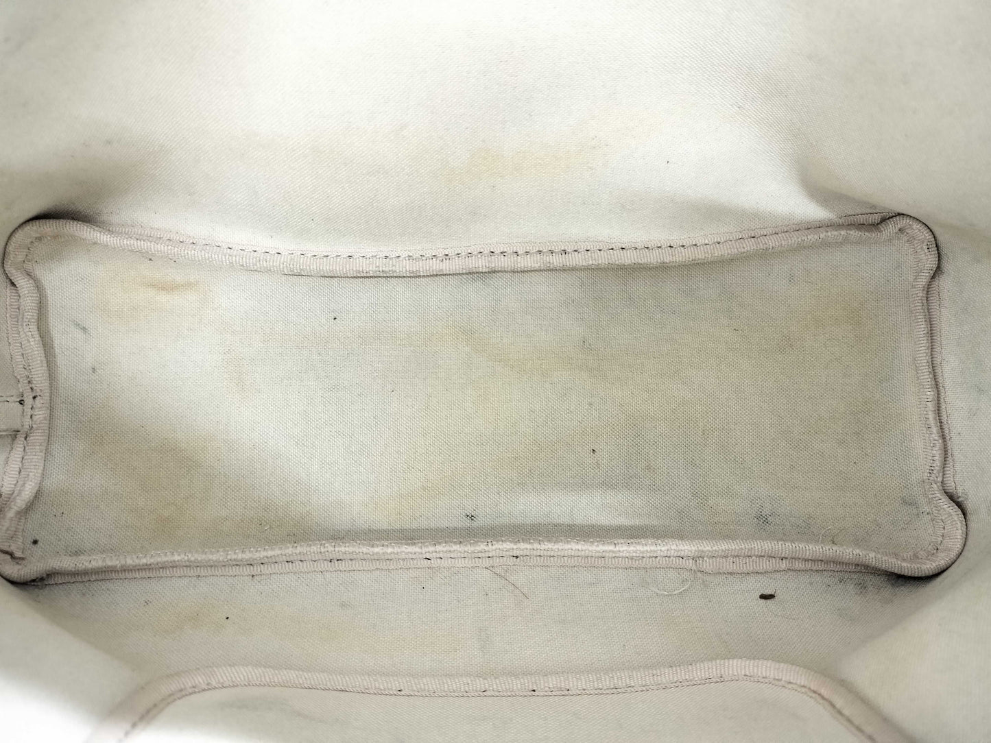 Hervesha Tote Leather Handbag