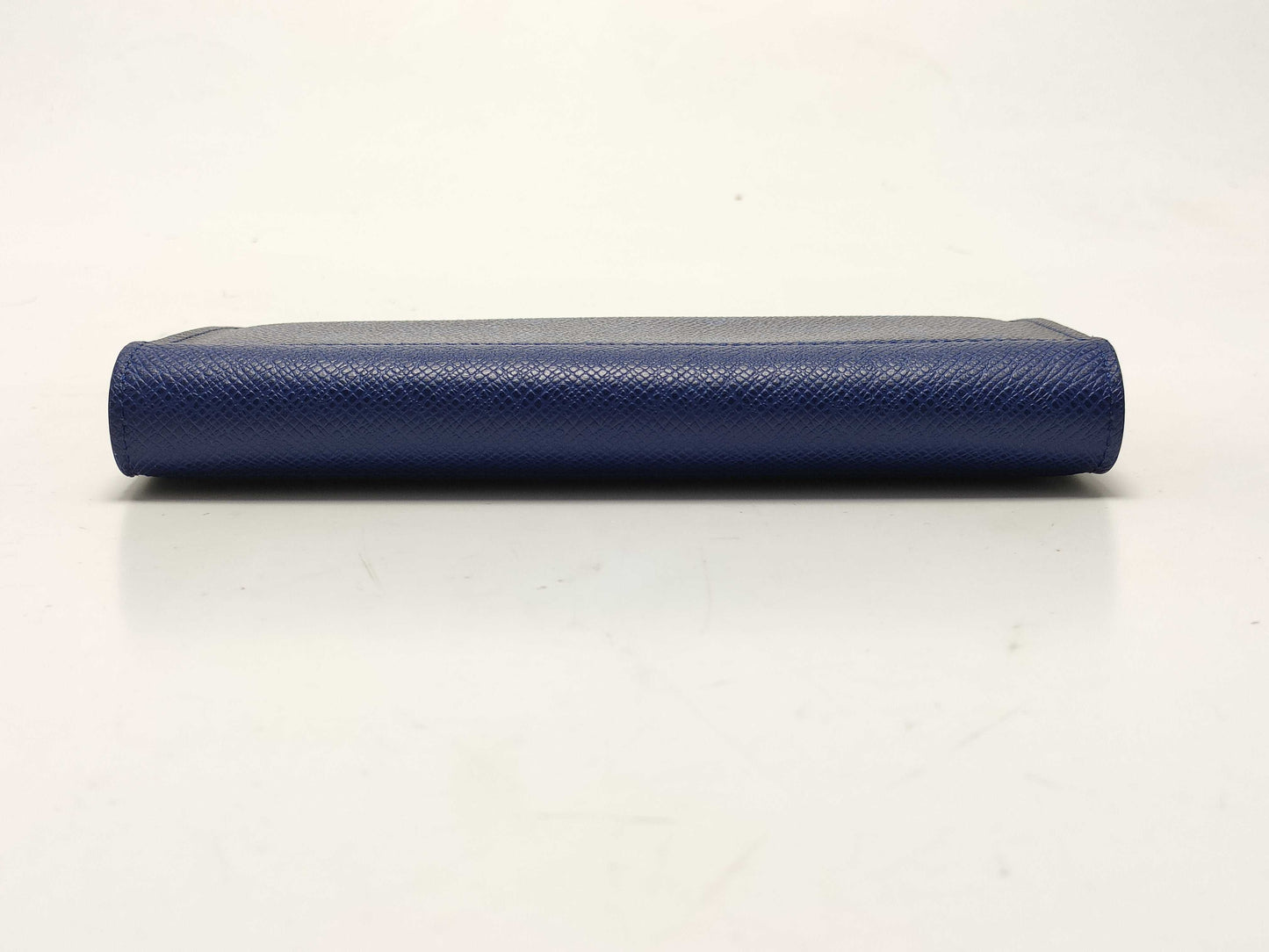 LOUIS VUITTON Taiga Portefeuille Prada Wallet