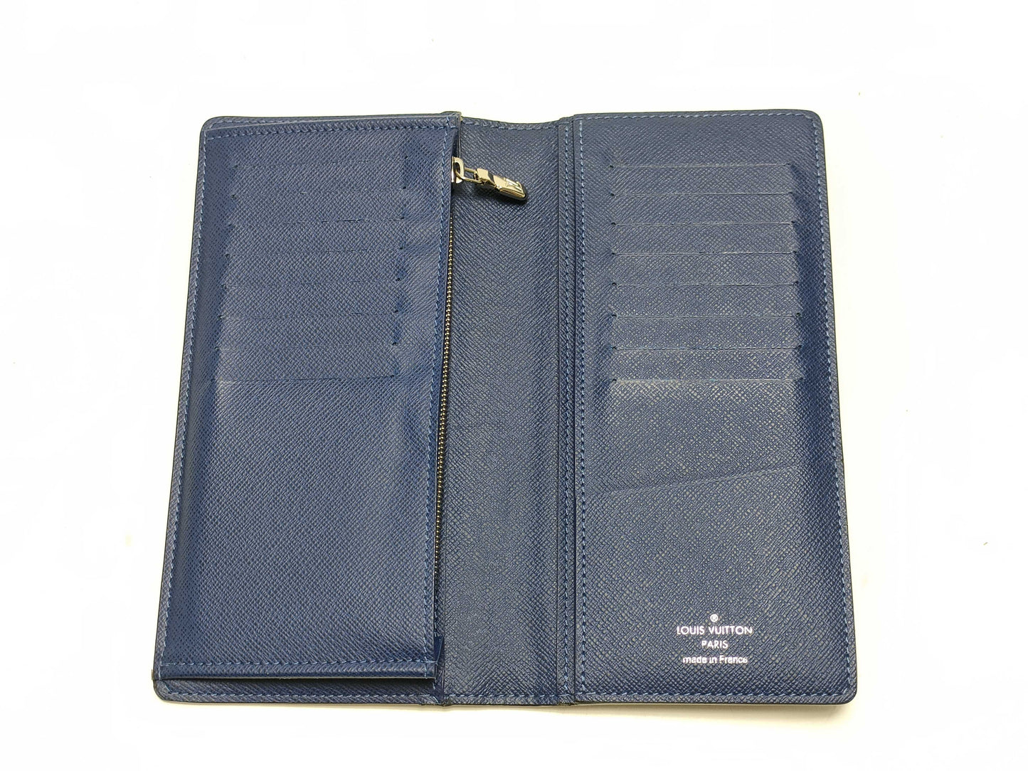 LOUIS VUITTON Taiga Portefeuille Prada Wallet