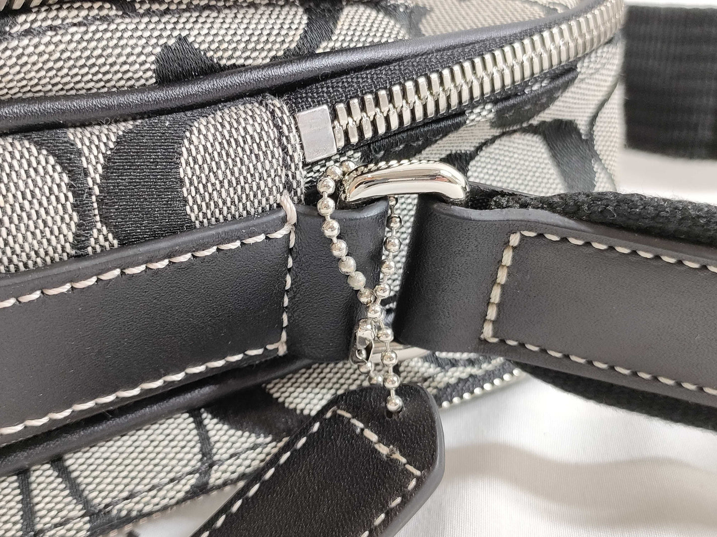 COACH Signature J055-4270 Shoulder Bag