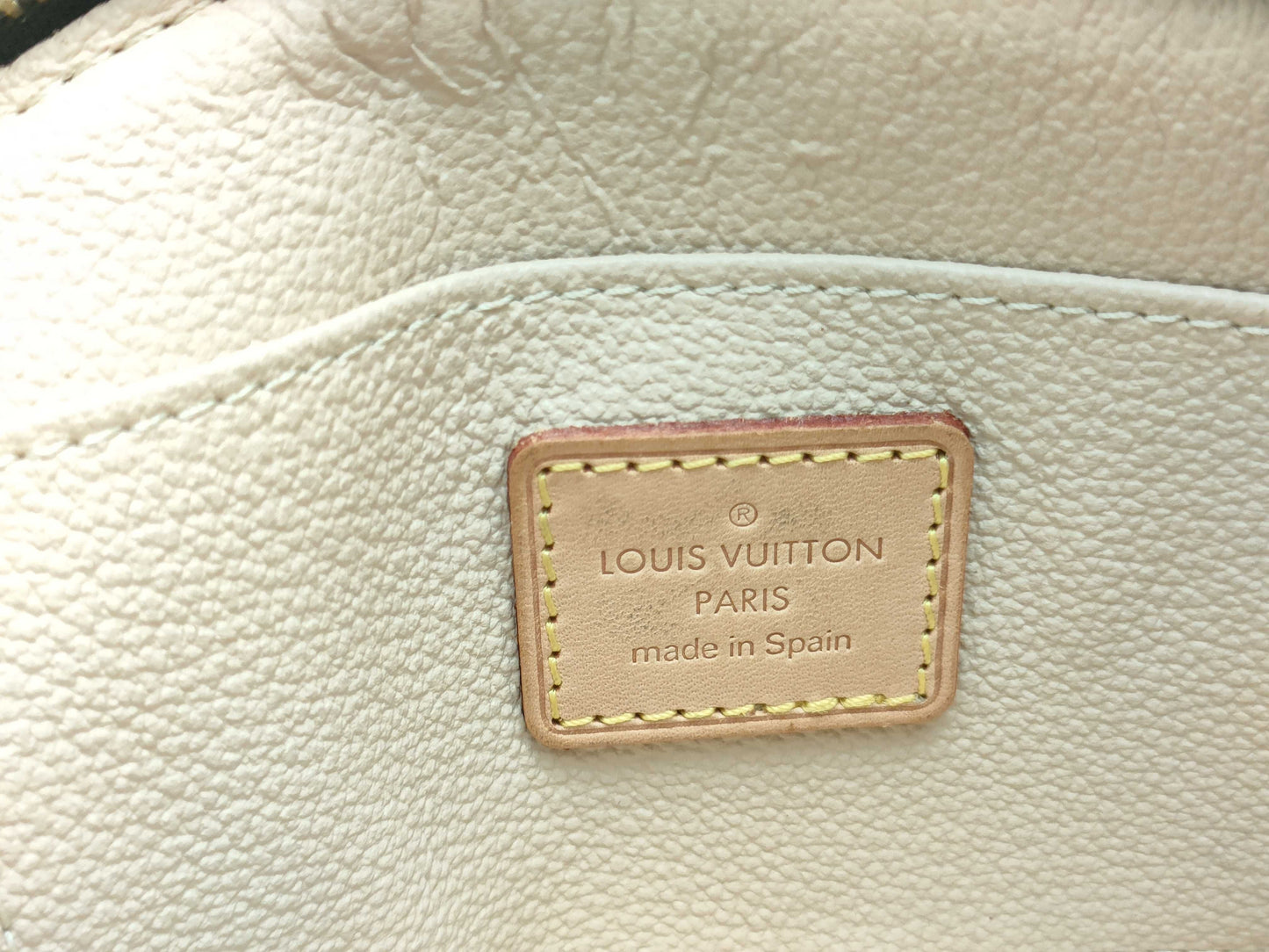 LOUIS VUITTON Monogram M47515 Cosmetic Pouch