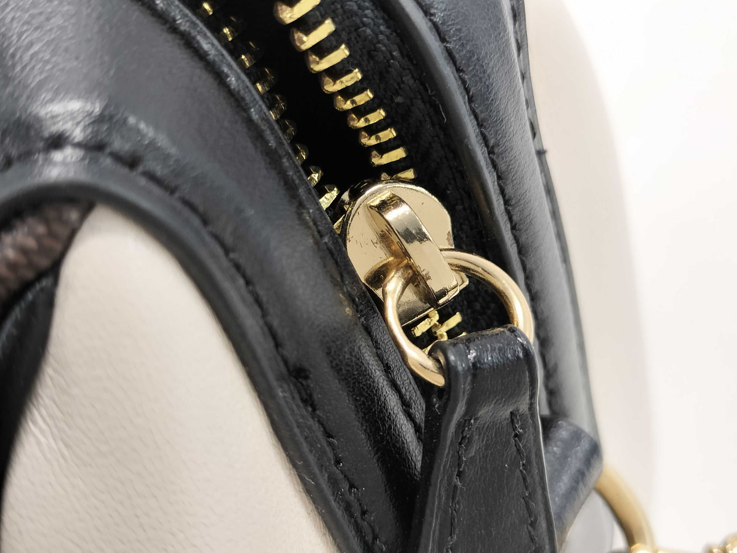 COACH Signature 68100 Handbag