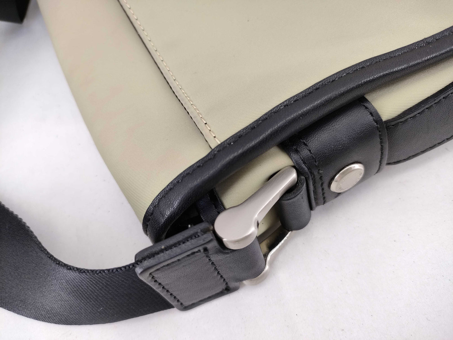 Salvatore Ferragamo Vara Burberry Shoulder Bag Shoulder Bag