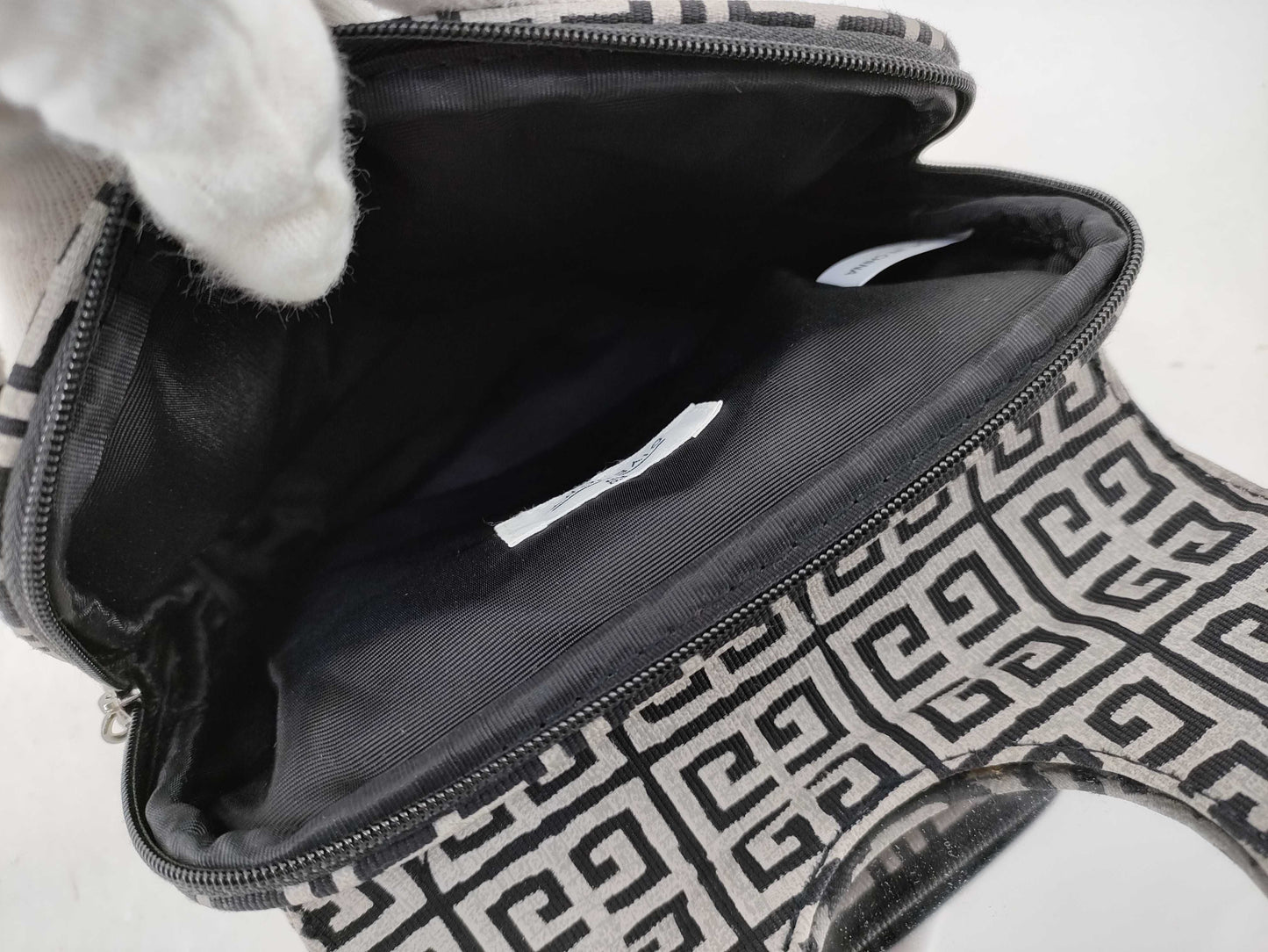 Salvatore Ferragamo Vara Burberry Shoulder Bag Shoulder Bag