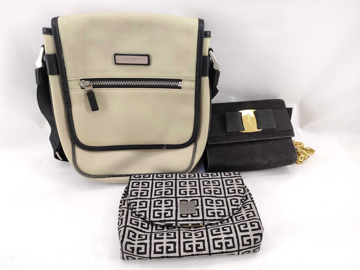 Salvatore Ferragamo Vara Burberry Shoulder Bag Shoulder Bag