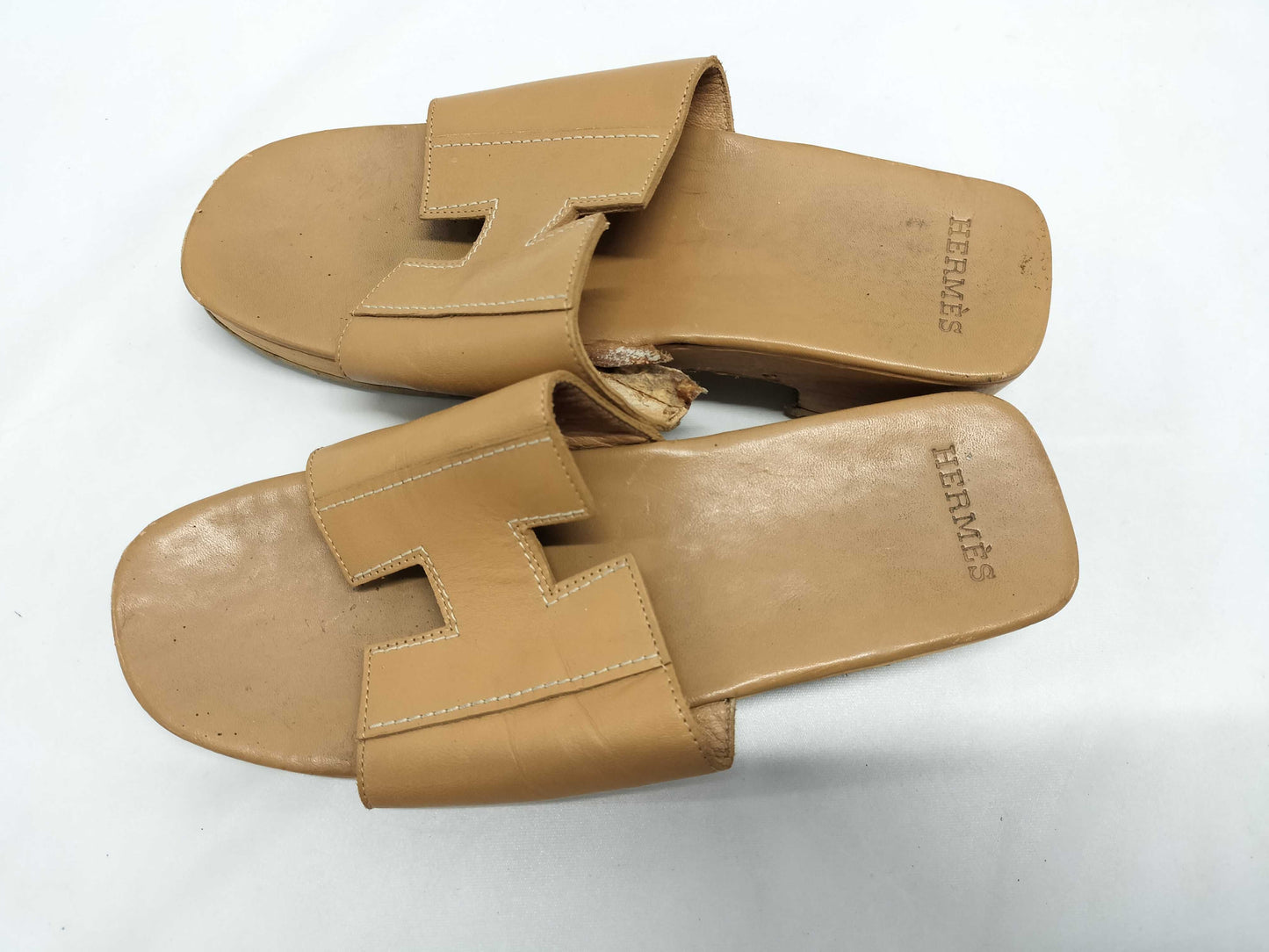 HERMES Izmir H logo leather sandals