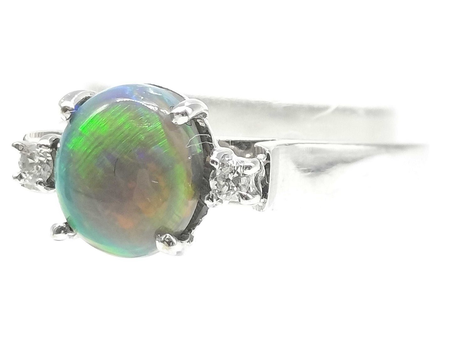 Opal and Diamond 750 3.1g Ring