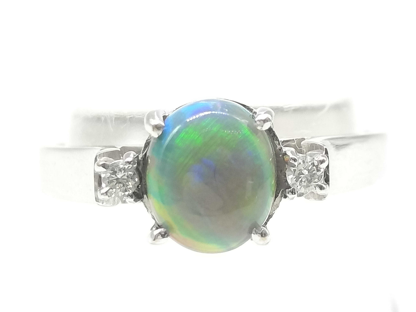 Opal and Diamond 750 3.1g Ring