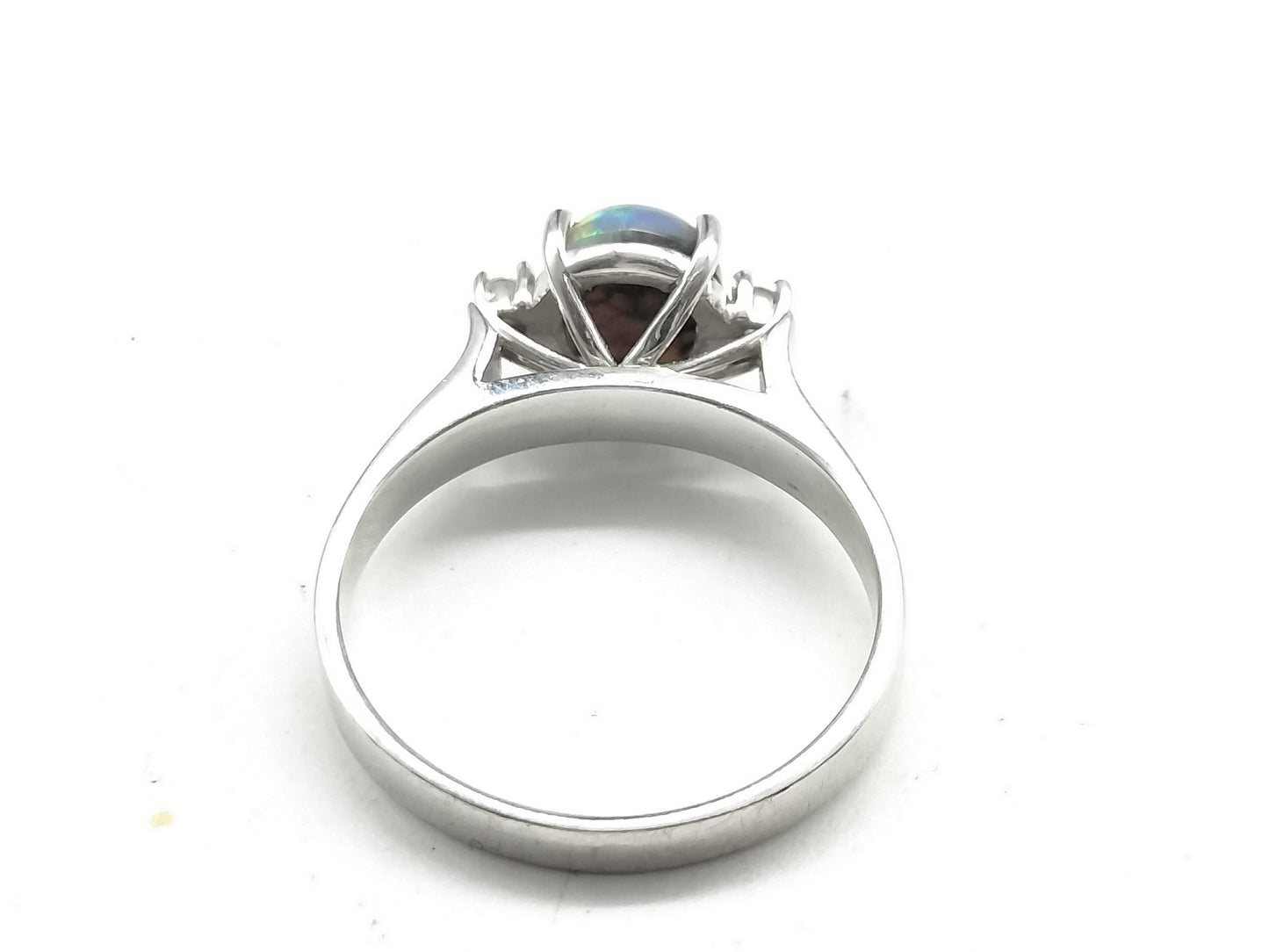 Opal and Diamond 750 3.1g Ring
