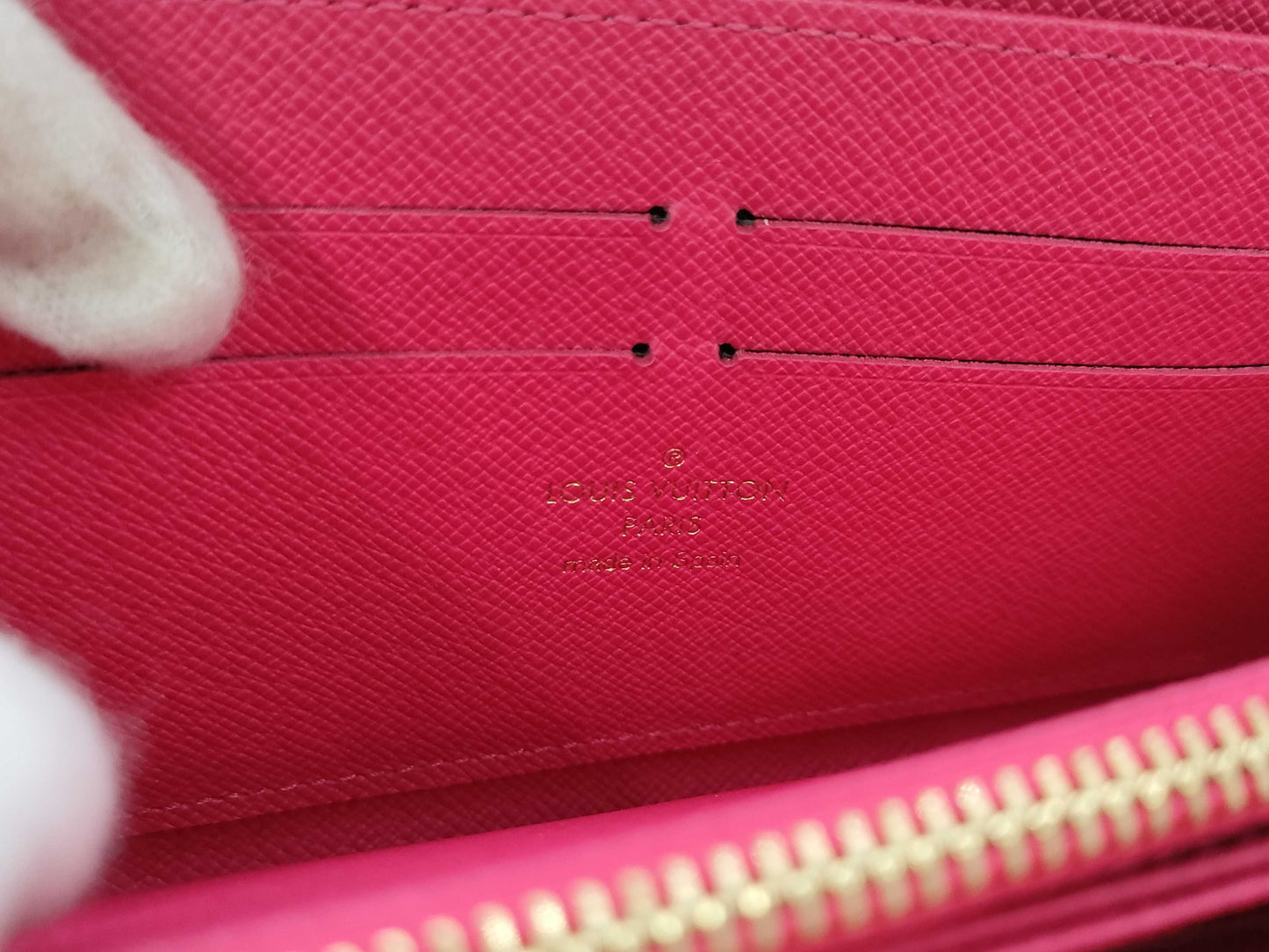 LOUIS VUITTON Monogram Evasion Zippy Wallet