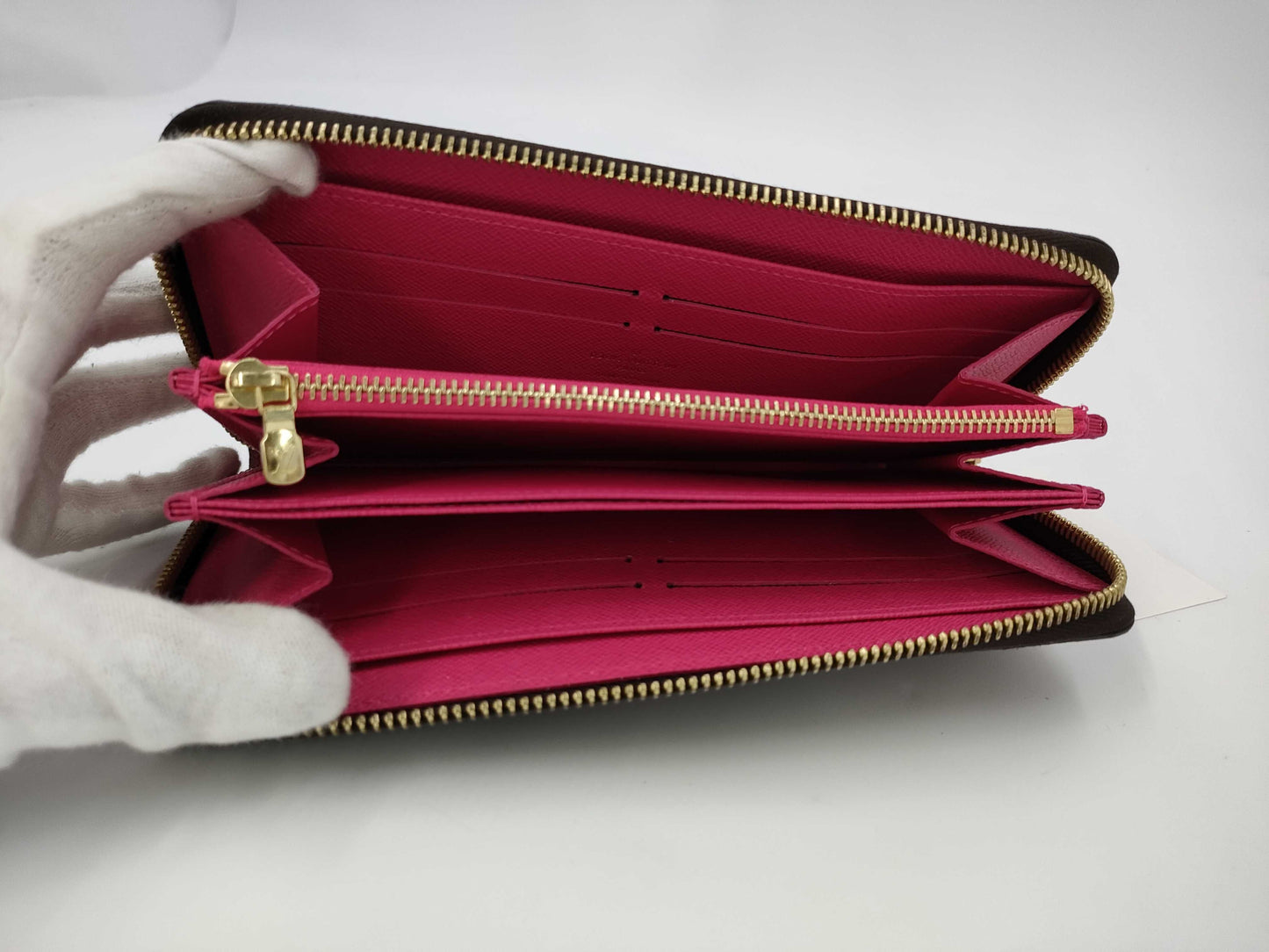 LOUIS VUITTON Monogram Evasion Zippy Wallet