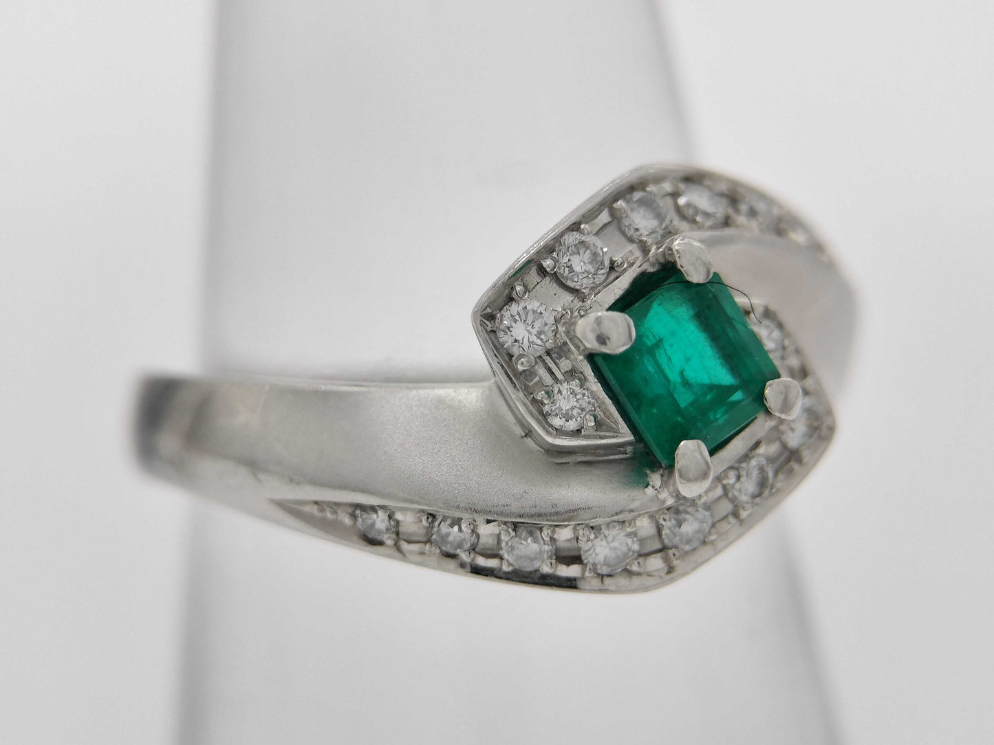 E0.38ct D0.19ct PT900 6.4g Ring
