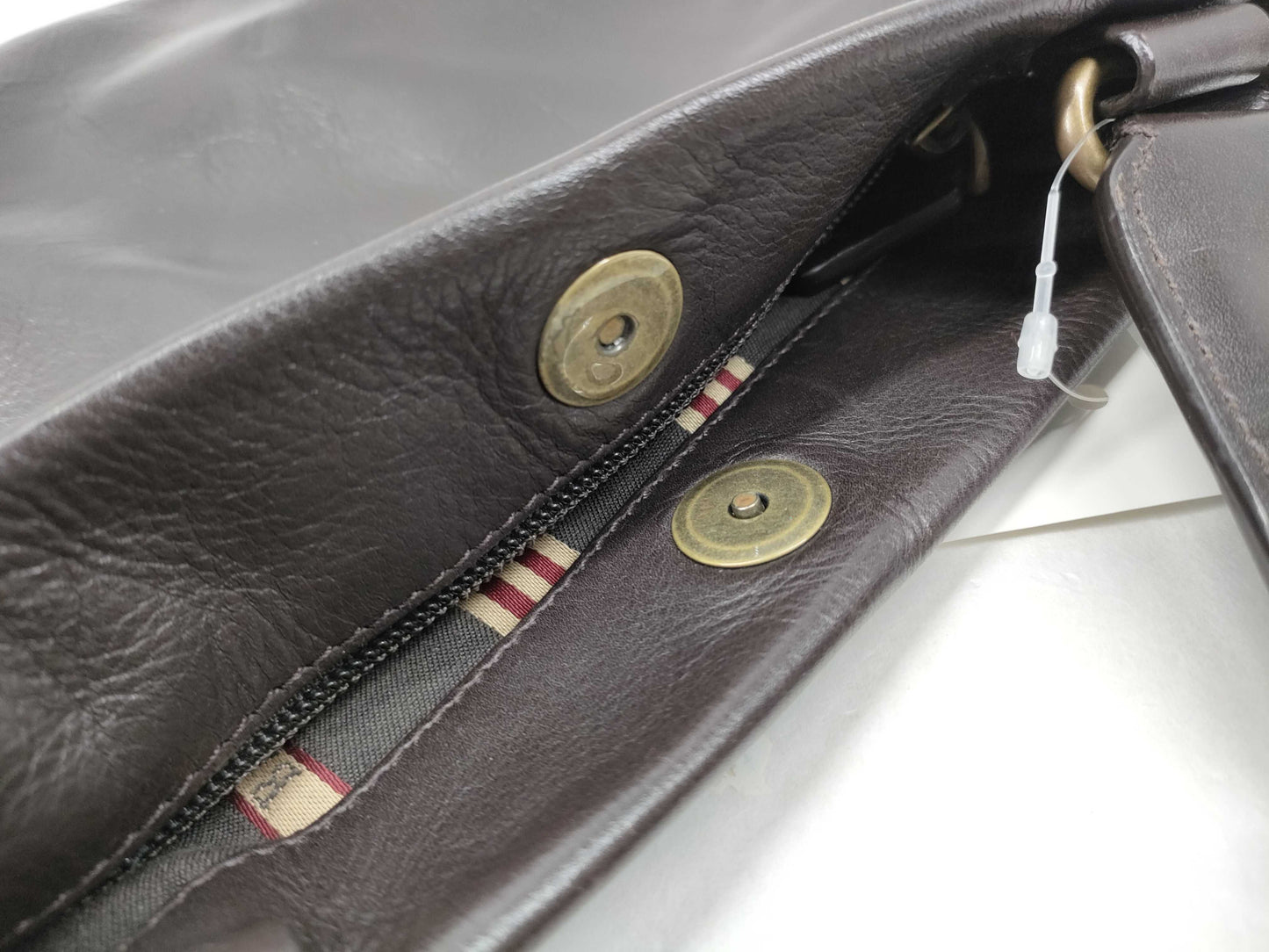 BALLY Leather Shoulder Bag