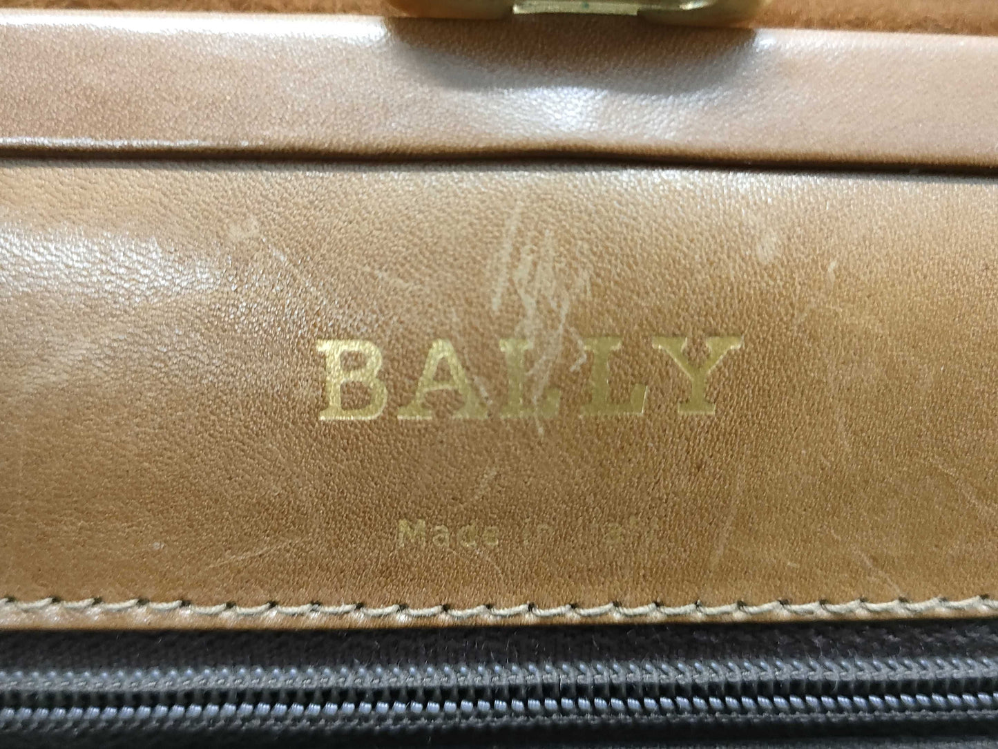 BALLY Full Leather Brown Handbag with Suede Sides