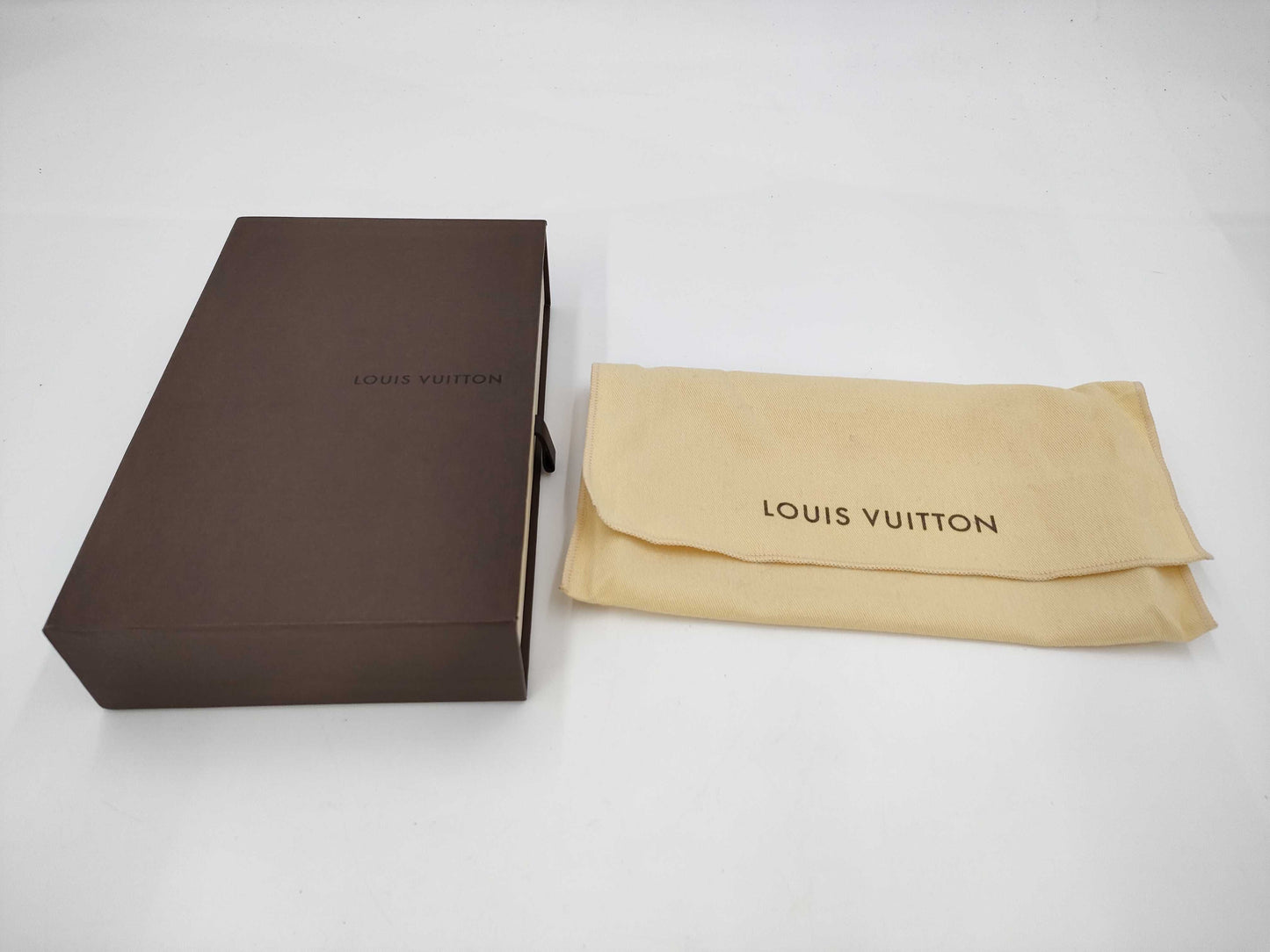 LOUIS VUITTON Portefeuille Sarah Wallet