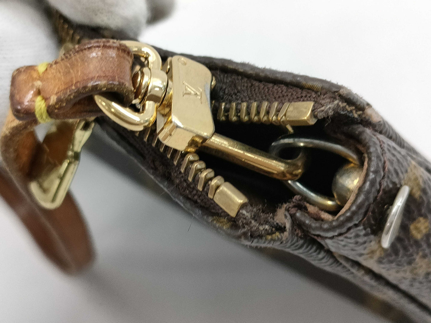 LOUIS VUITTON Monogram M40712 Pochette Accessoires Handbag