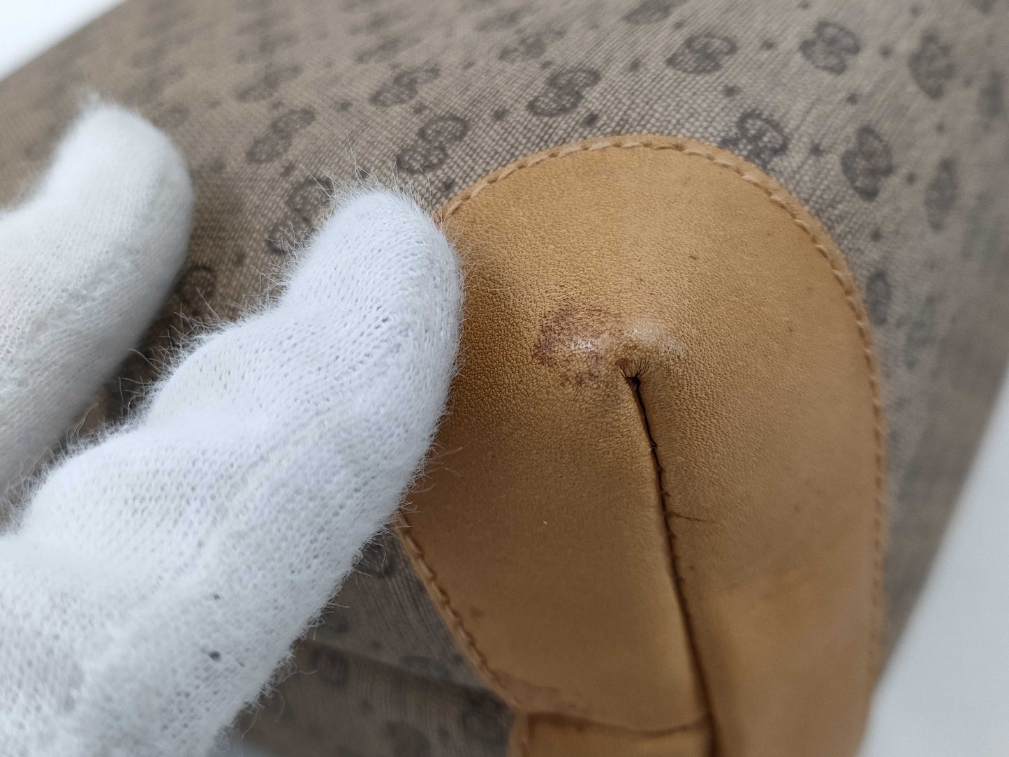 GUCCI Micro GG Pouch Pouch