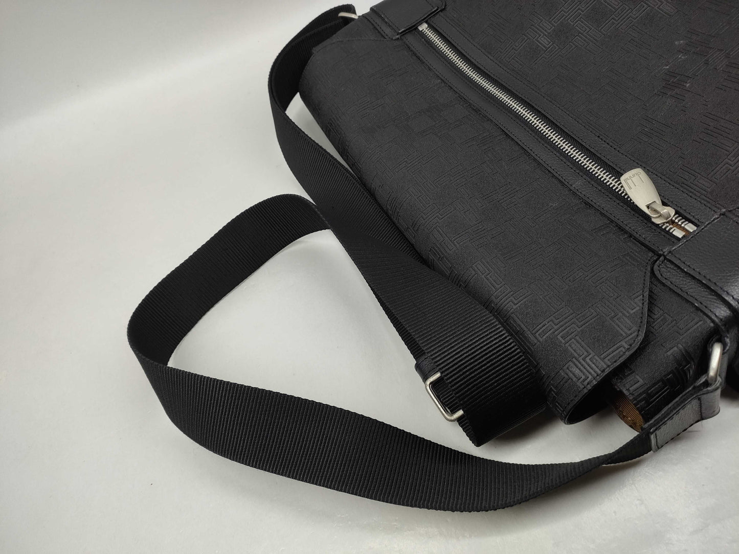 dunhill shoulder bag