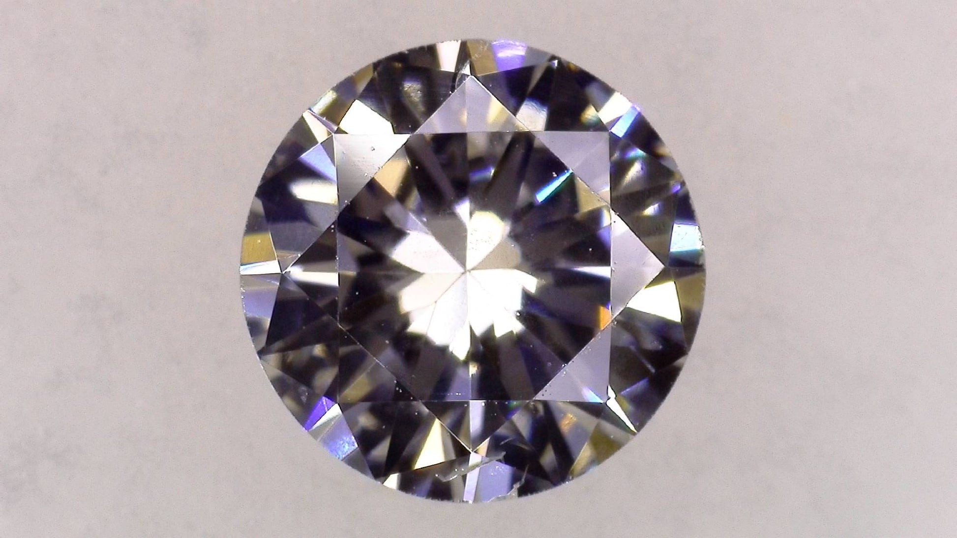 0.520ct G SI-2 VERY GOOD/GD/GD FAINT NATURAL 5.32-5.37X3.05mm Diamond Loose