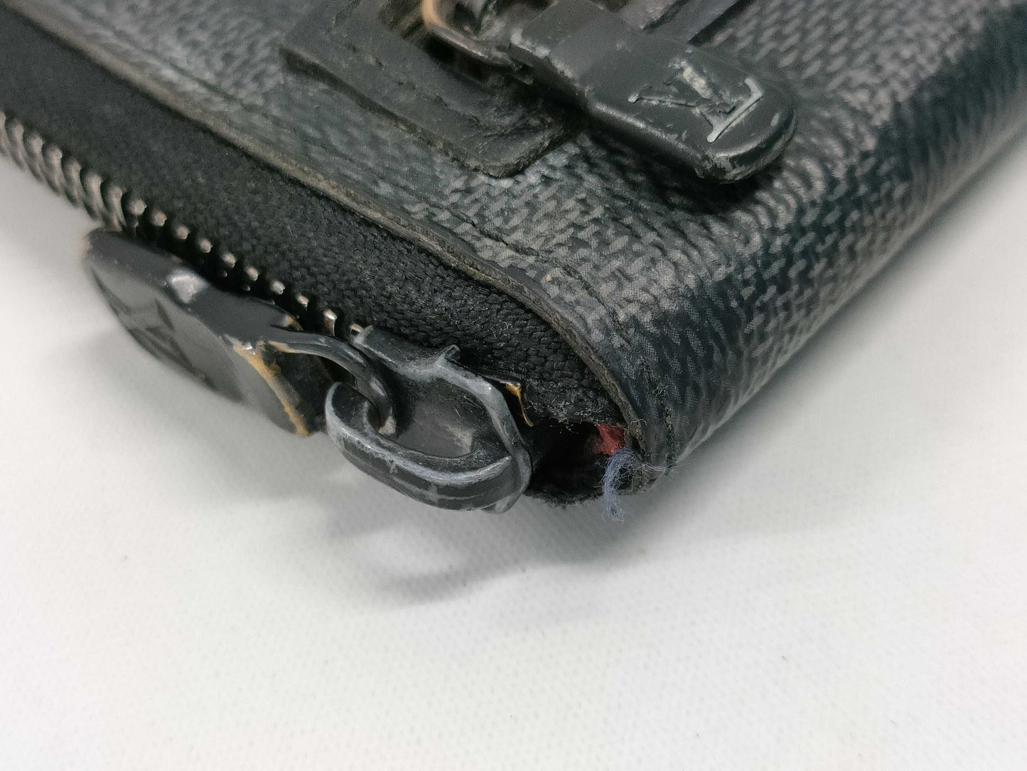 LOUIS VUITTON Damier Graphite Utility Zippy Wallet Vertical Wallet
