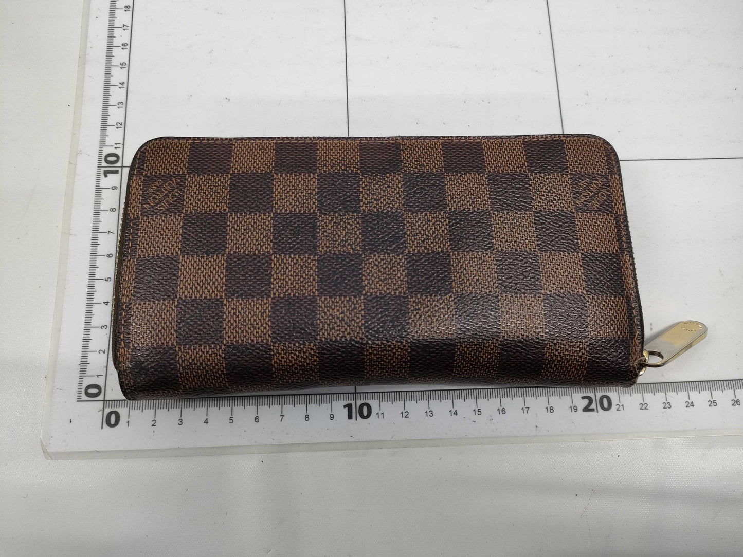 LOUIS VUITTON Damier Zippy Wallet Zipper Broken Wallet