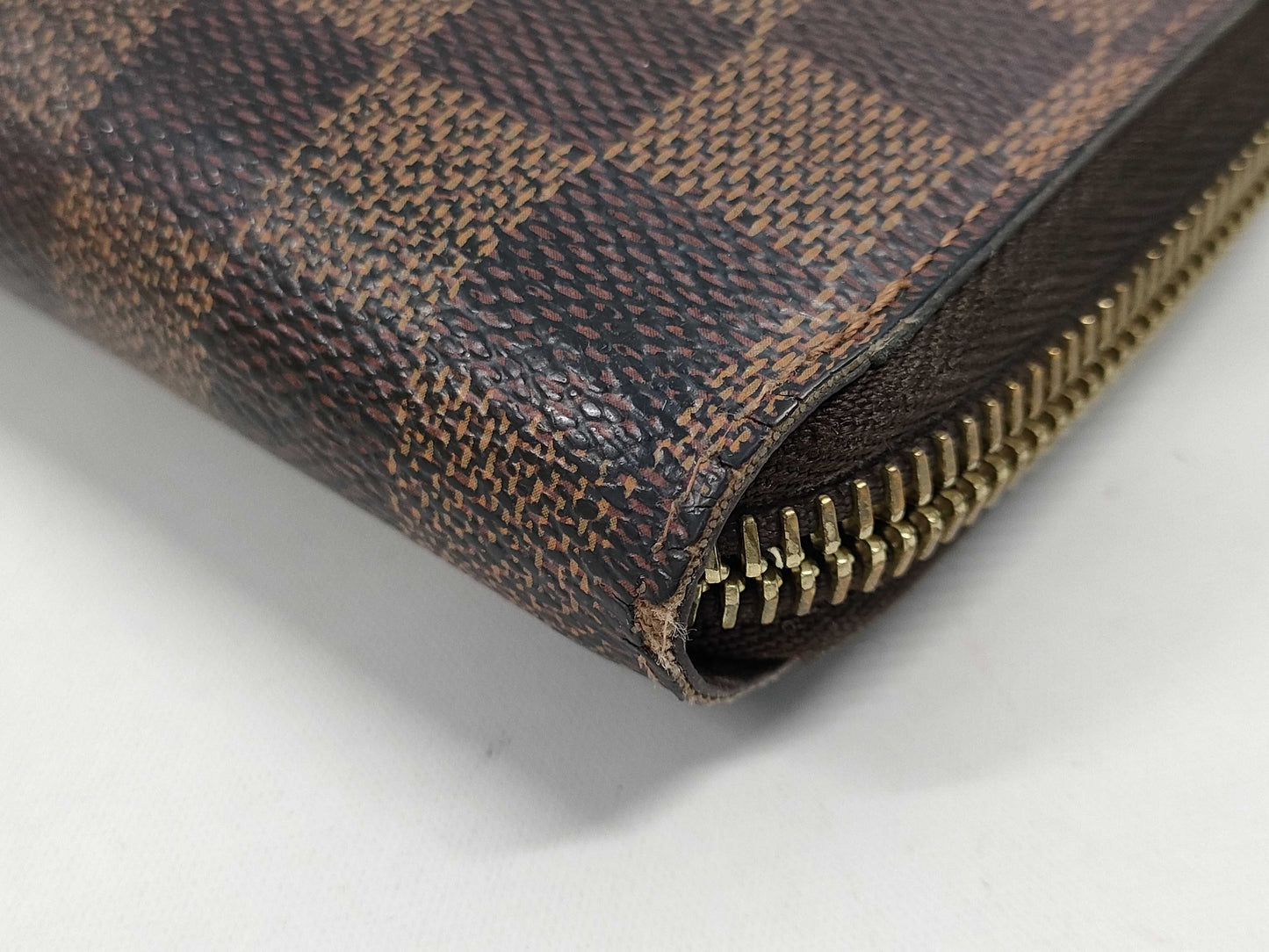 LOUIS VUITTON Damier Zippy Wallet Zipper Broken Wallet