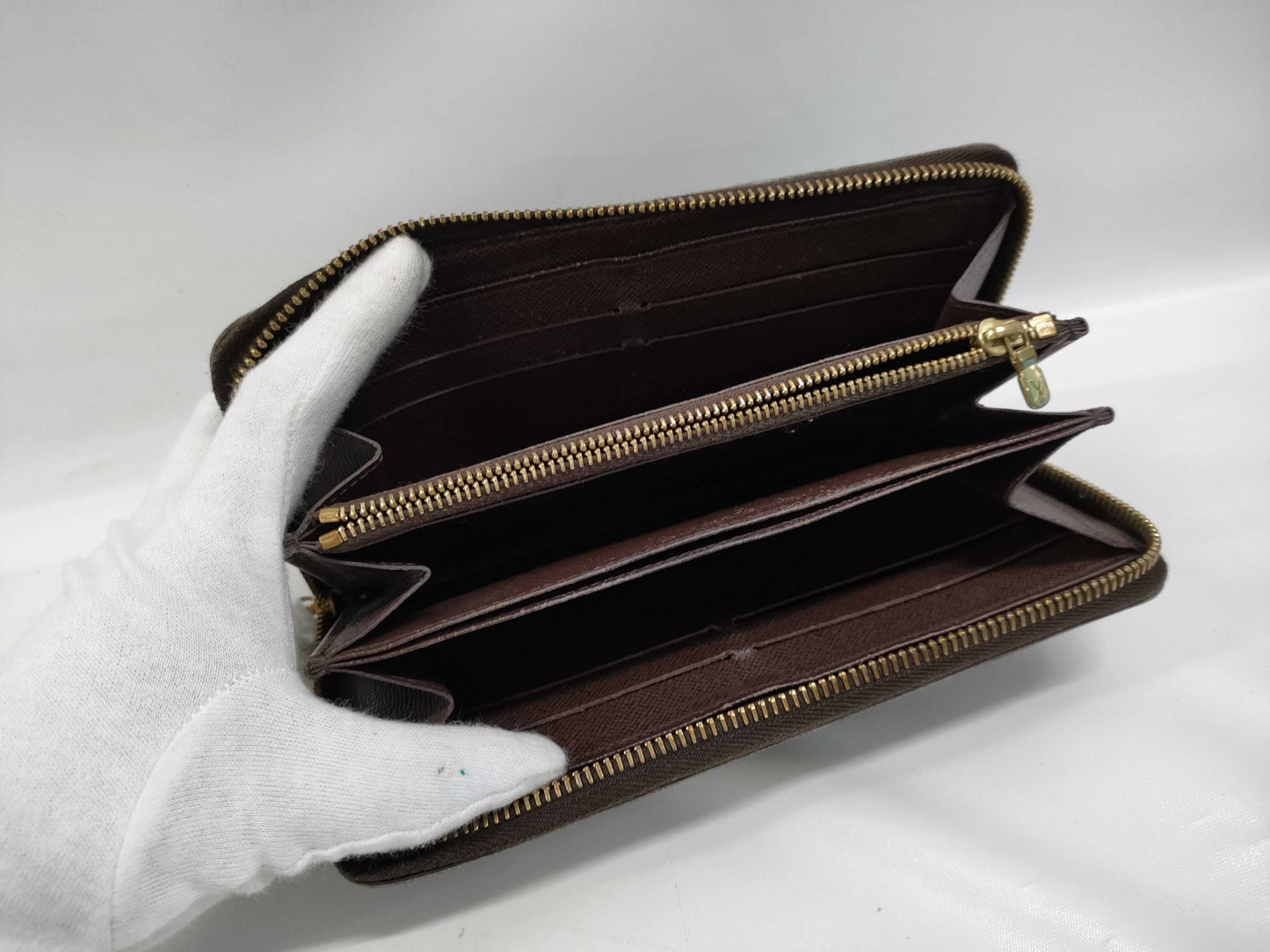 LOUIS VUITTON Damier Zippy Wallet Zipper Broken Wallet