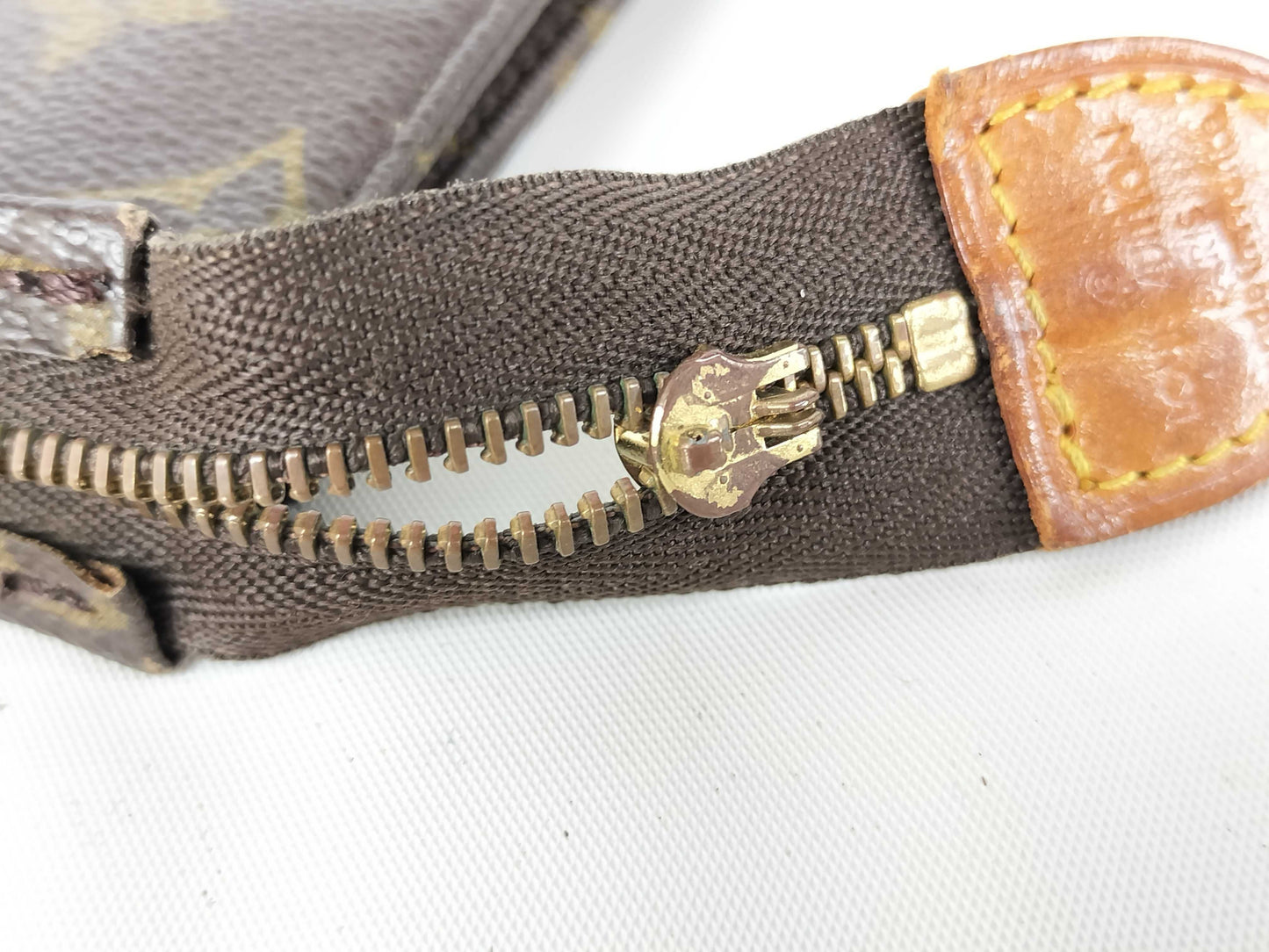 LOUIS VUITTON Unidentified Monogram Poche Toilette 26 Pouch